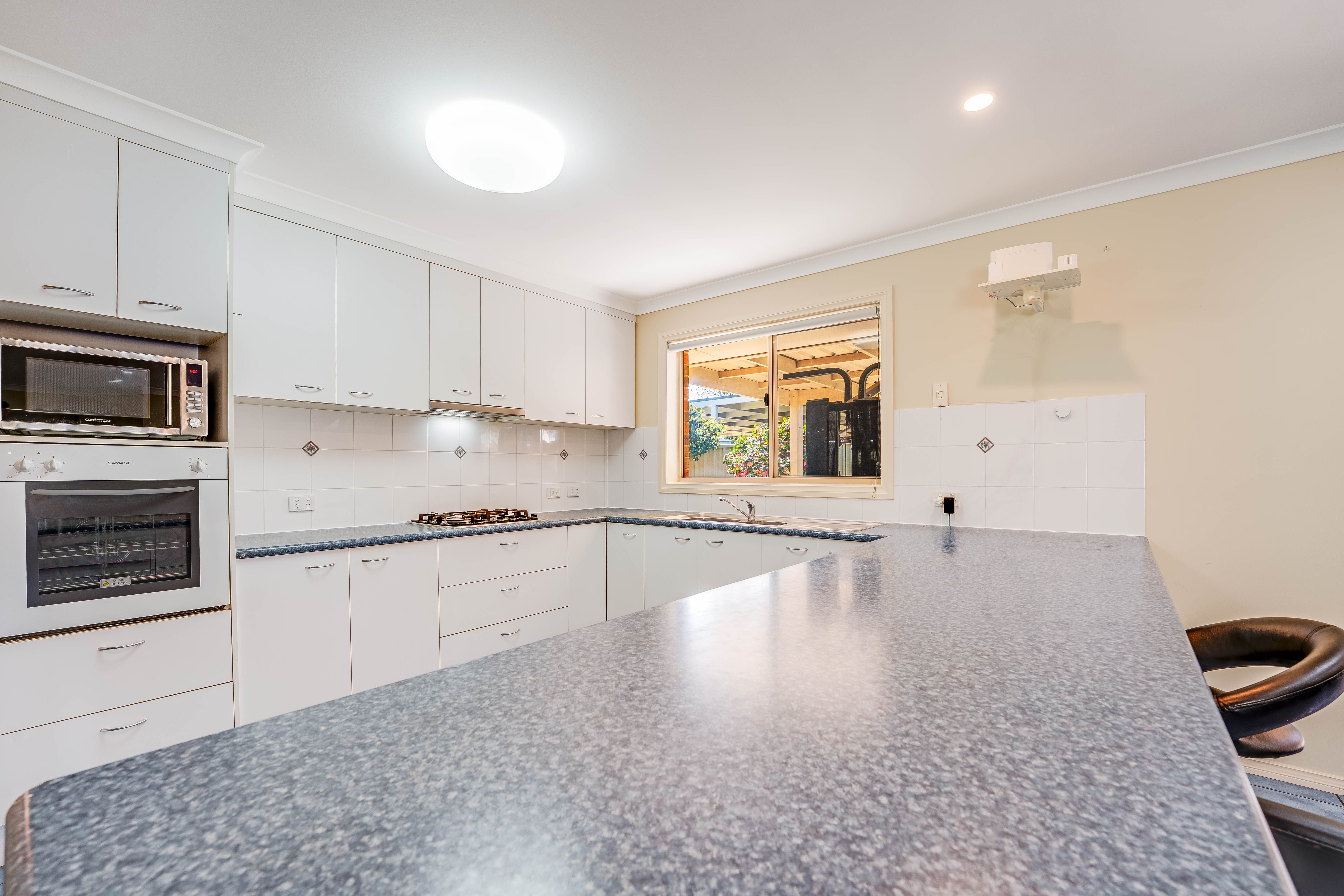 529 Iluka Crescent — photo 11 of 30