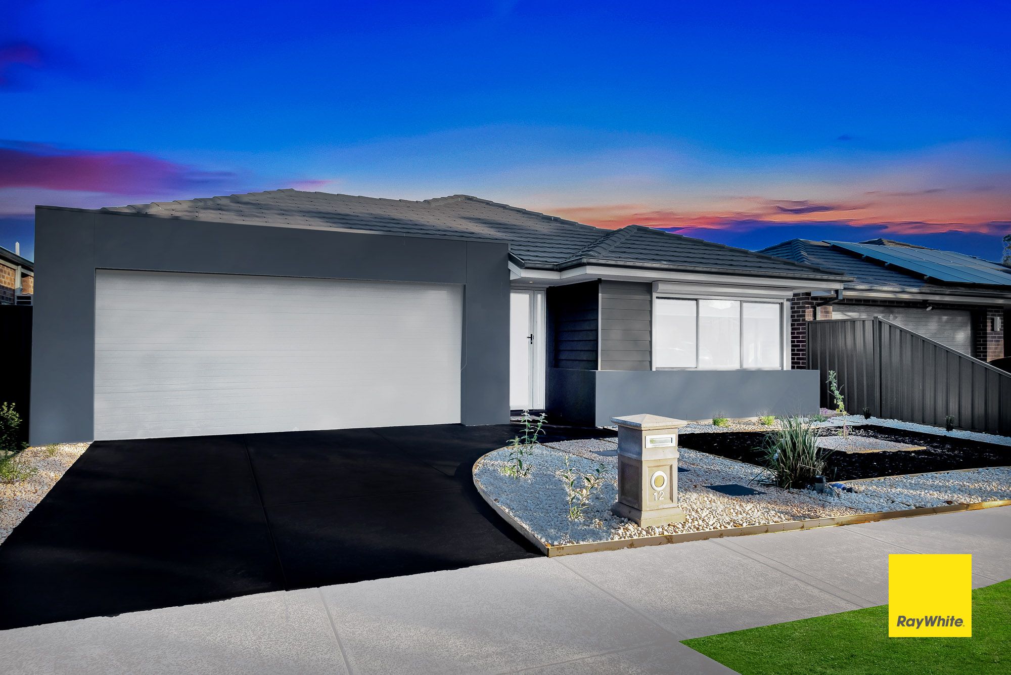 12 Finsbury Crescent, MANOR LAKES, VIC 3024
