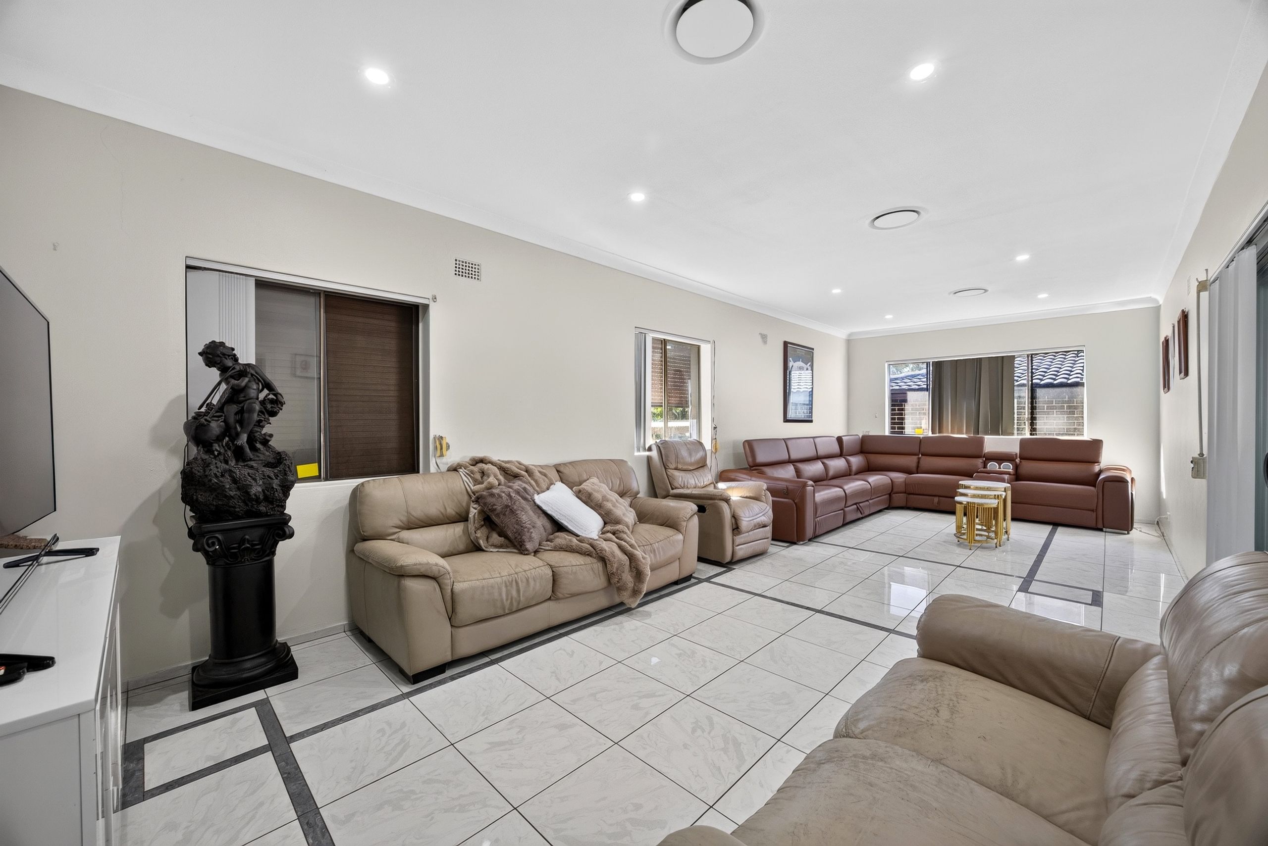 122 & 122A Dennis Street — photo 7 of 19