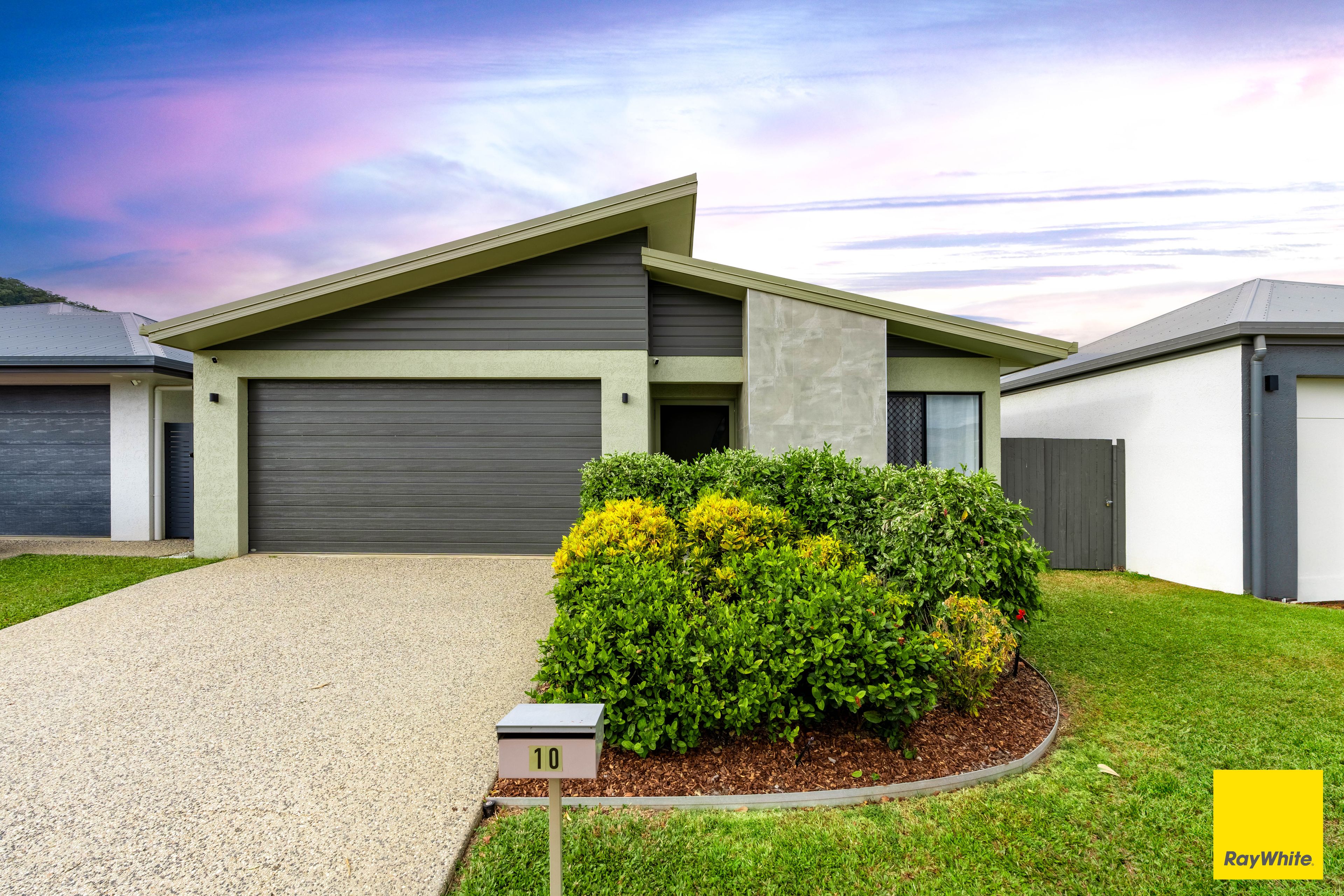 10 Blackmountain Trail, Mount Peter QLD 4869