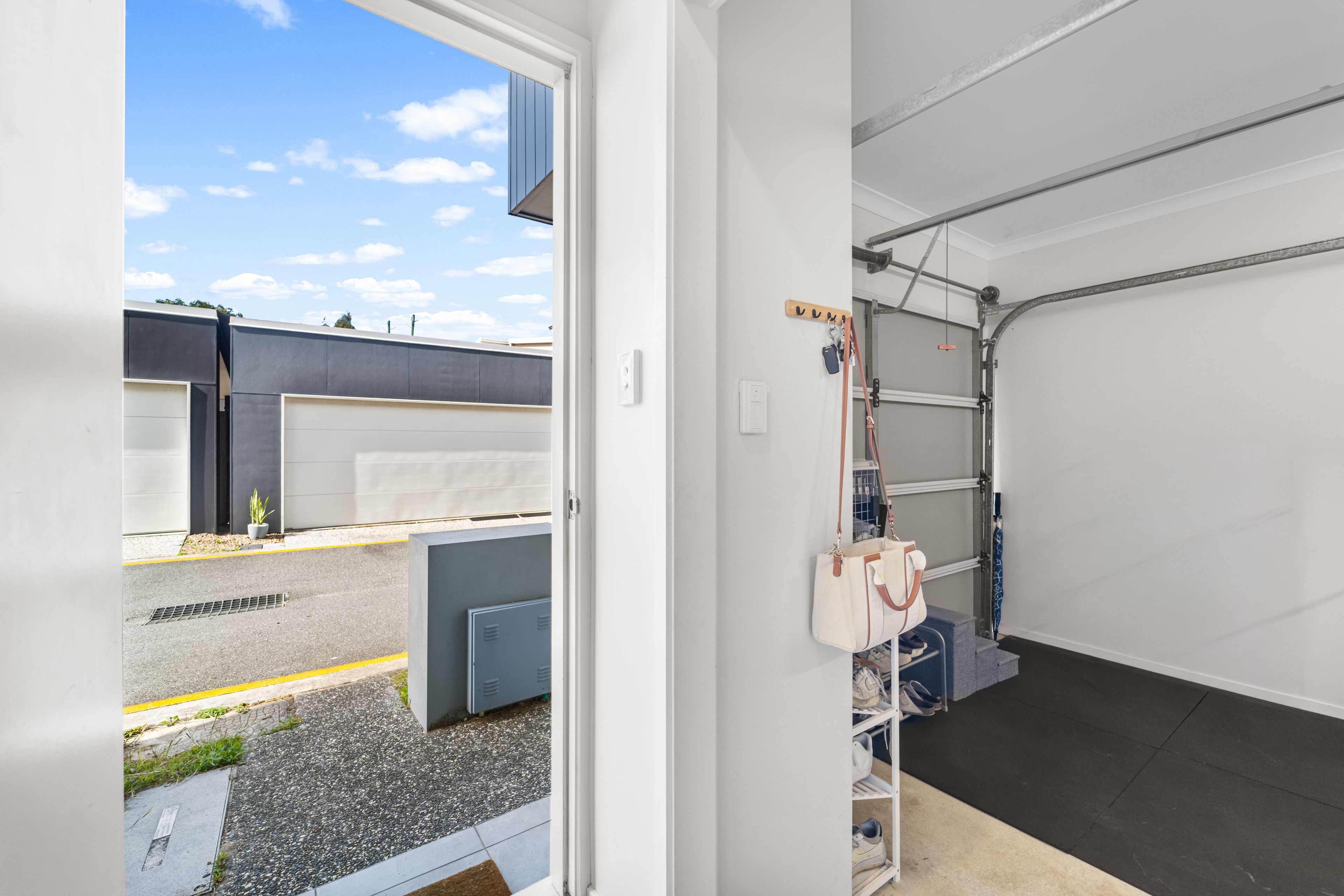 6 Robbins Lane — photo 12 of 16
