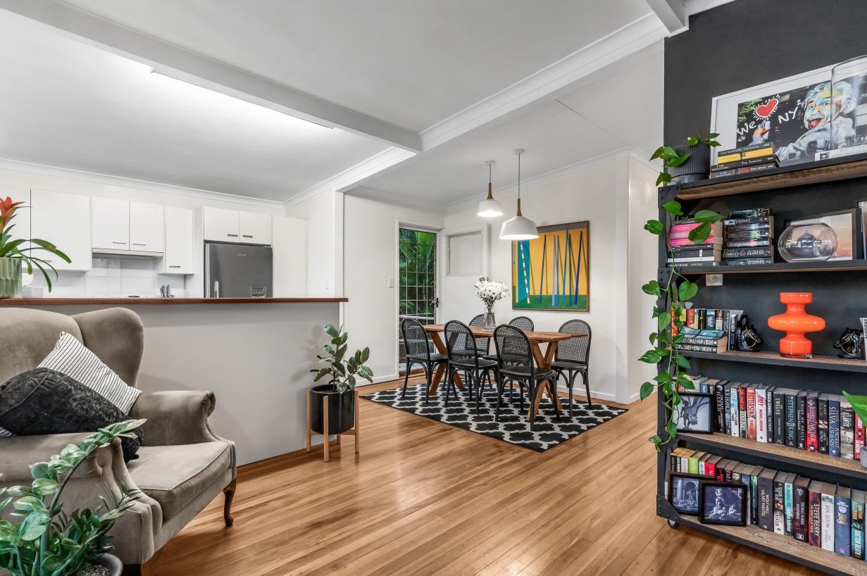 17 Doulton Street, Stafford Heights, QLD 4053