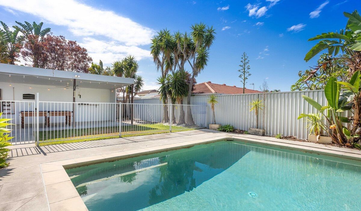 2/83 Mountain View Avenue — photo from Ray White Broadbeach