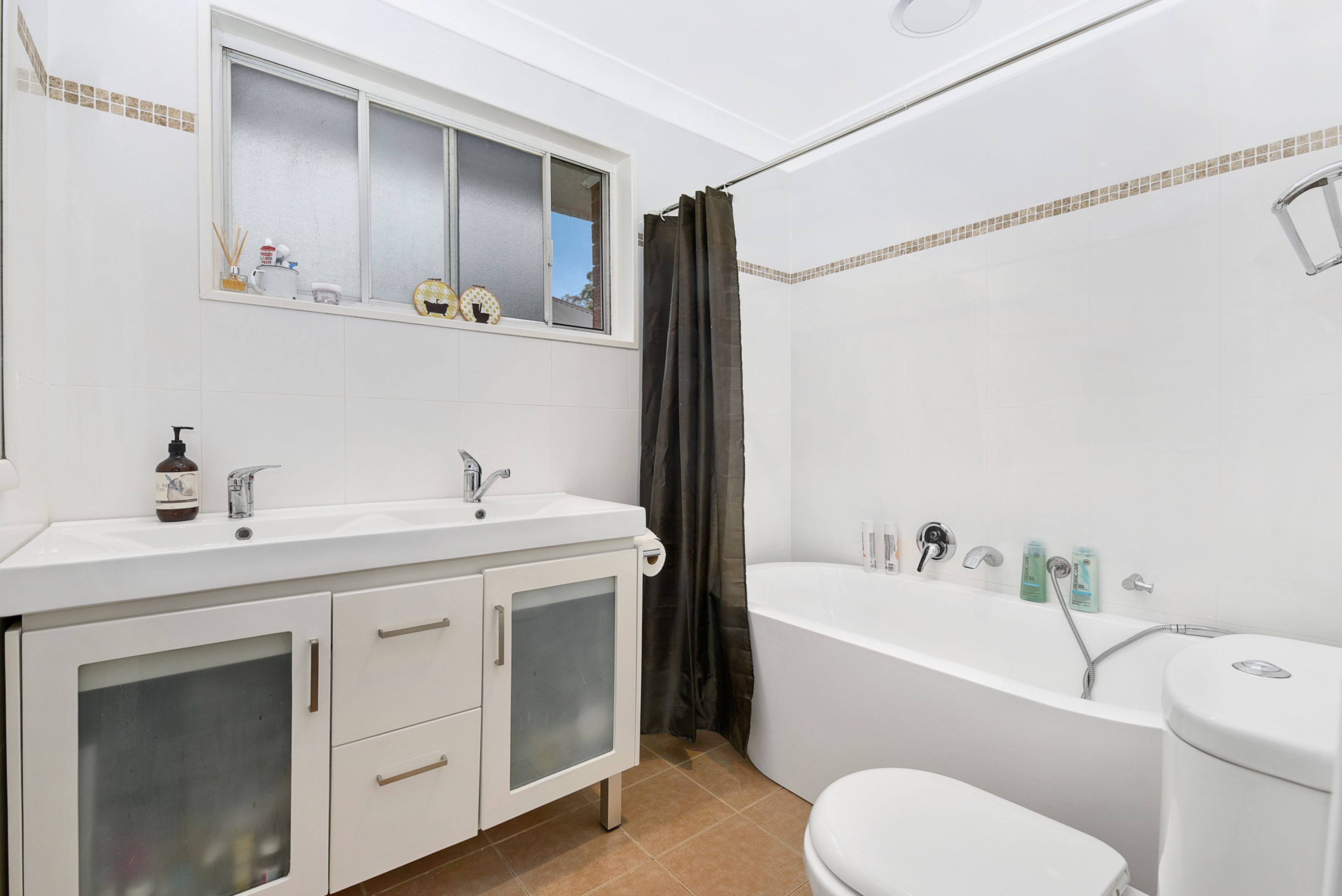 54 Bundeena Drive — photo 5 of 9