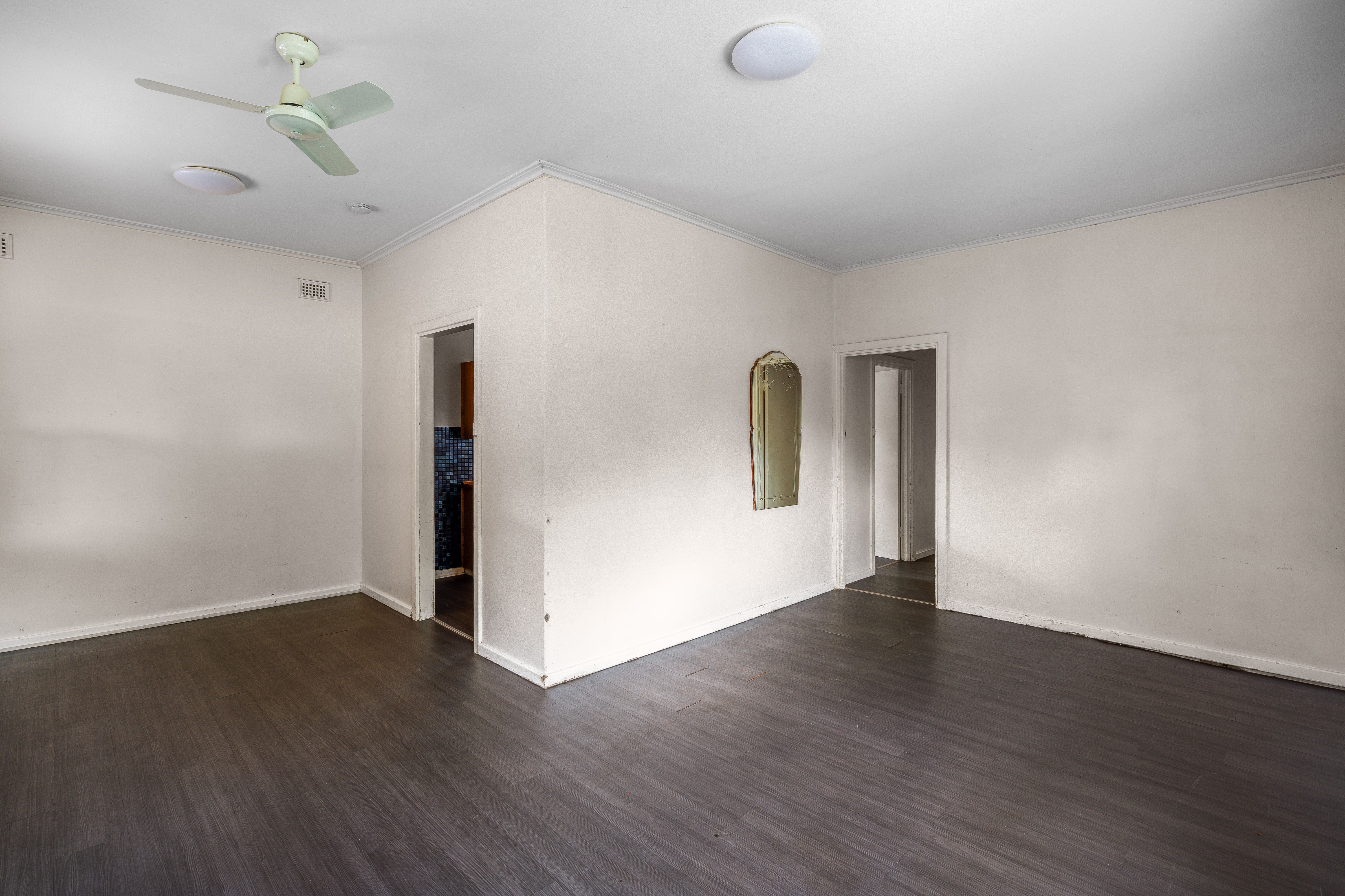219 Hogarth Road — photo 7 of 16