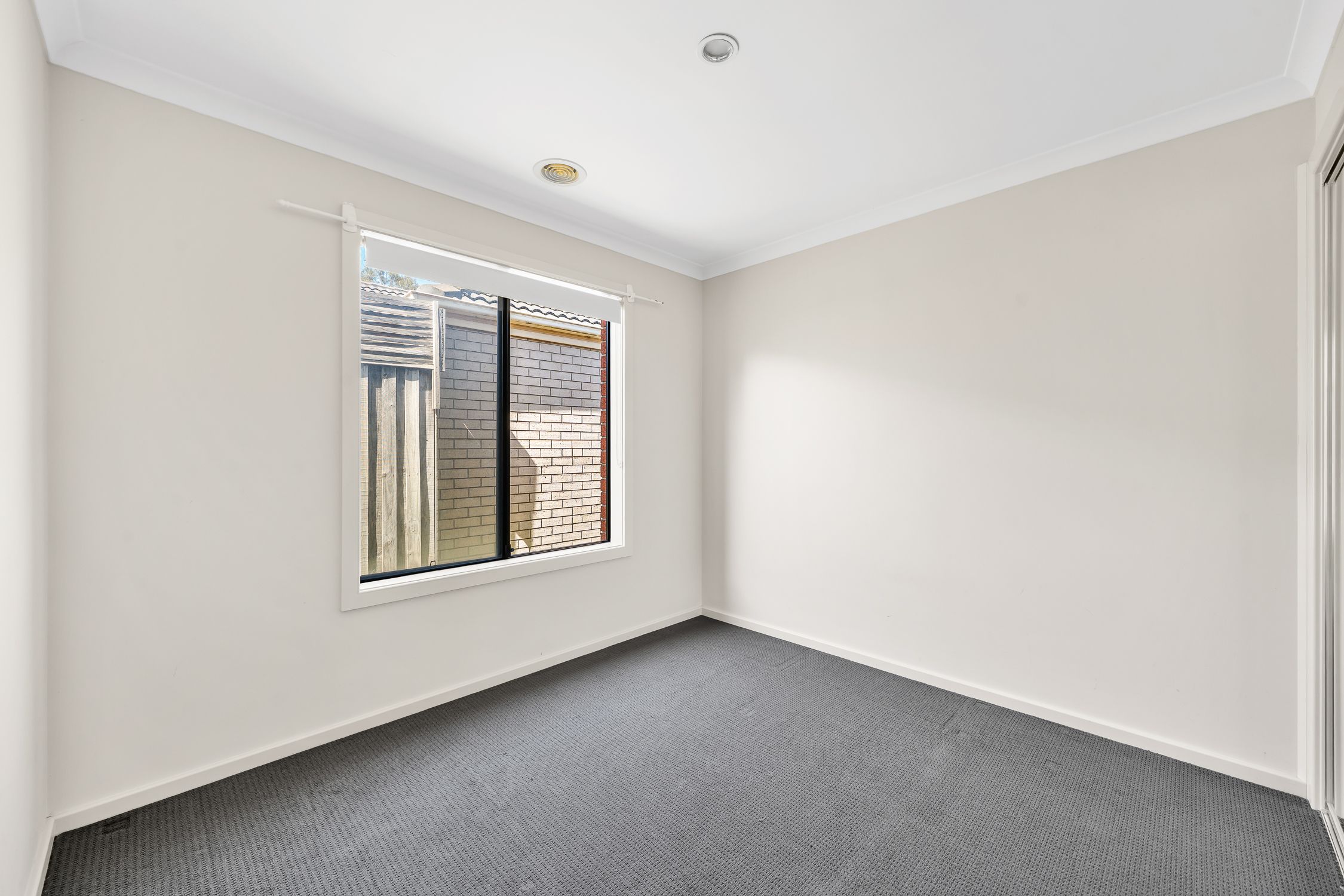 5 Albany Crescent — photo 8 of 10