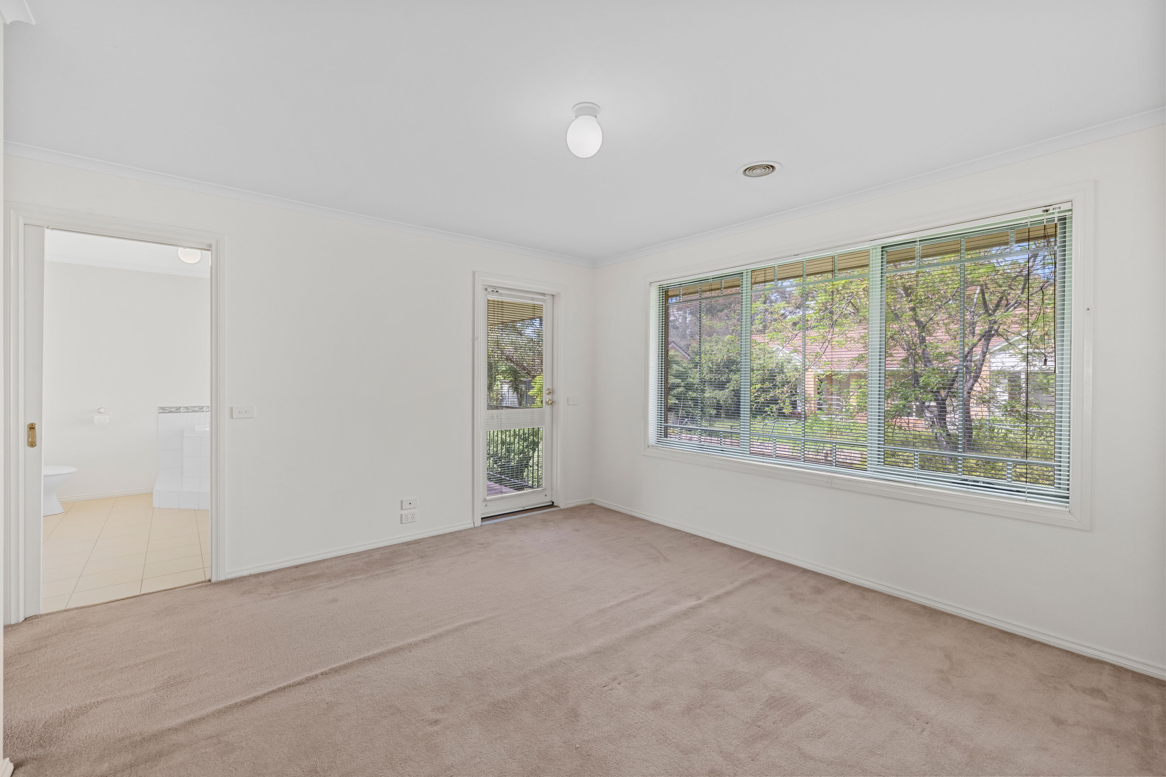 33 Morawa Drive — photo 5 of 7