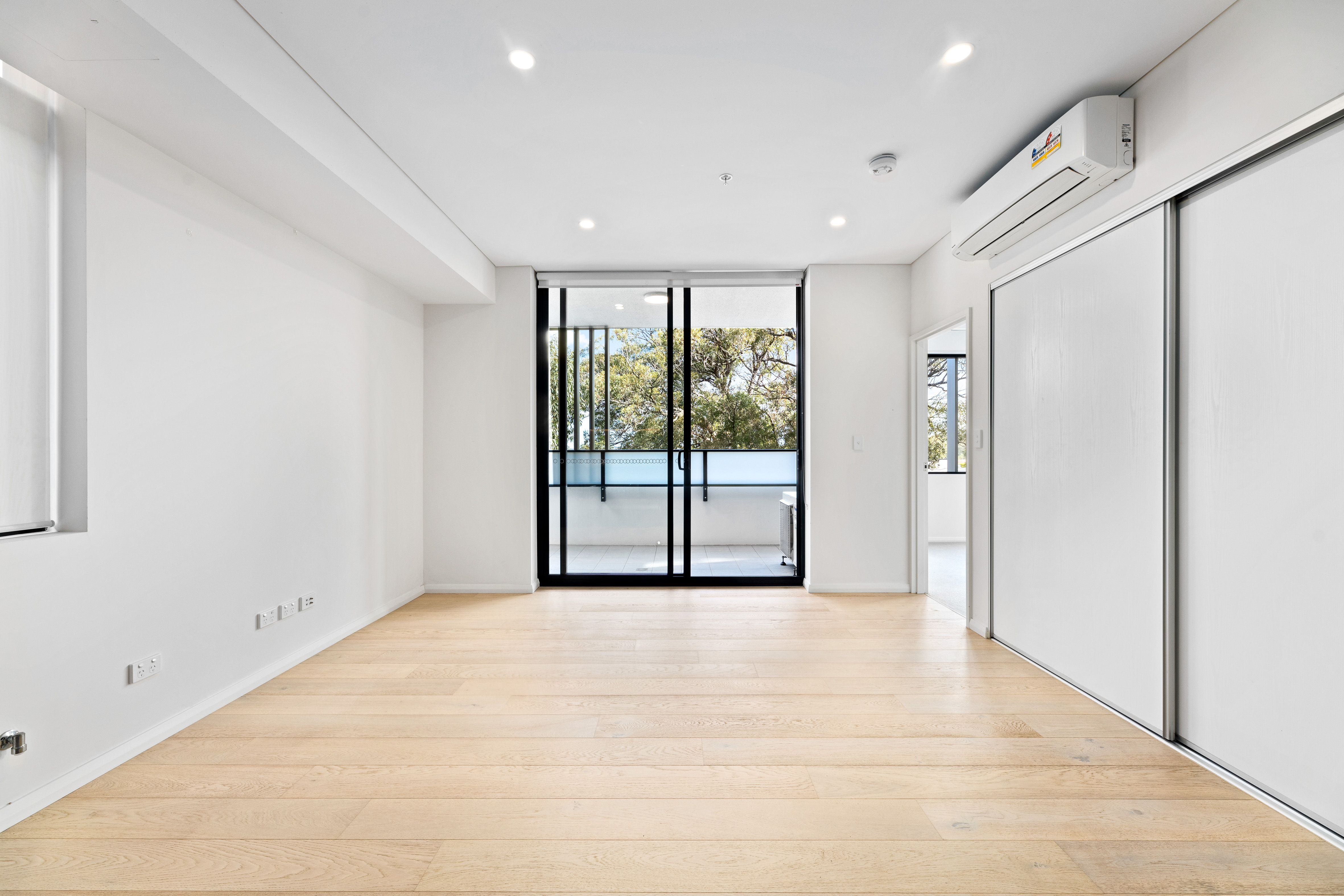 39 Flora Street, Kirrawee NSW 2232