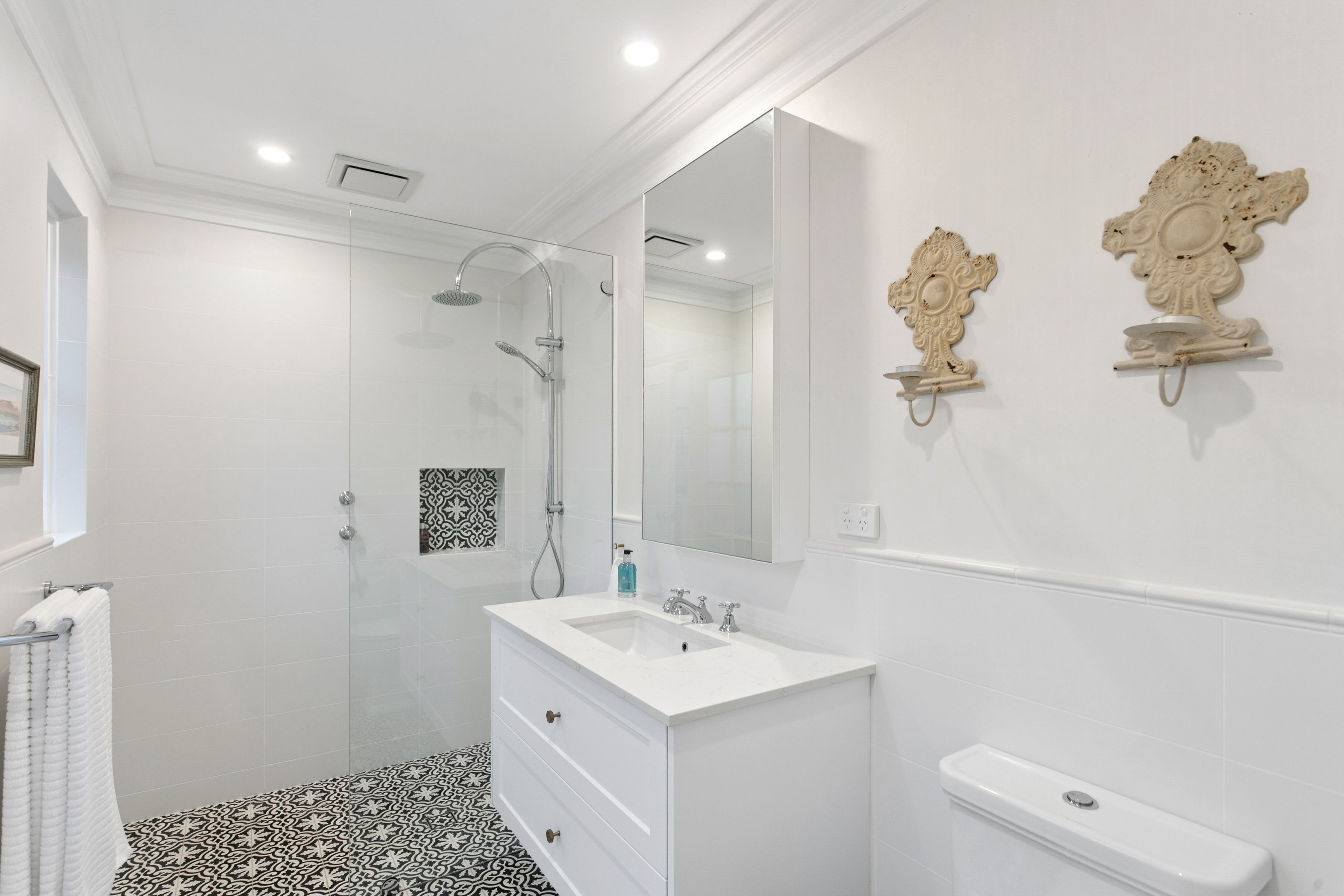 4 Kathryn Crescent — photo 16 of 19