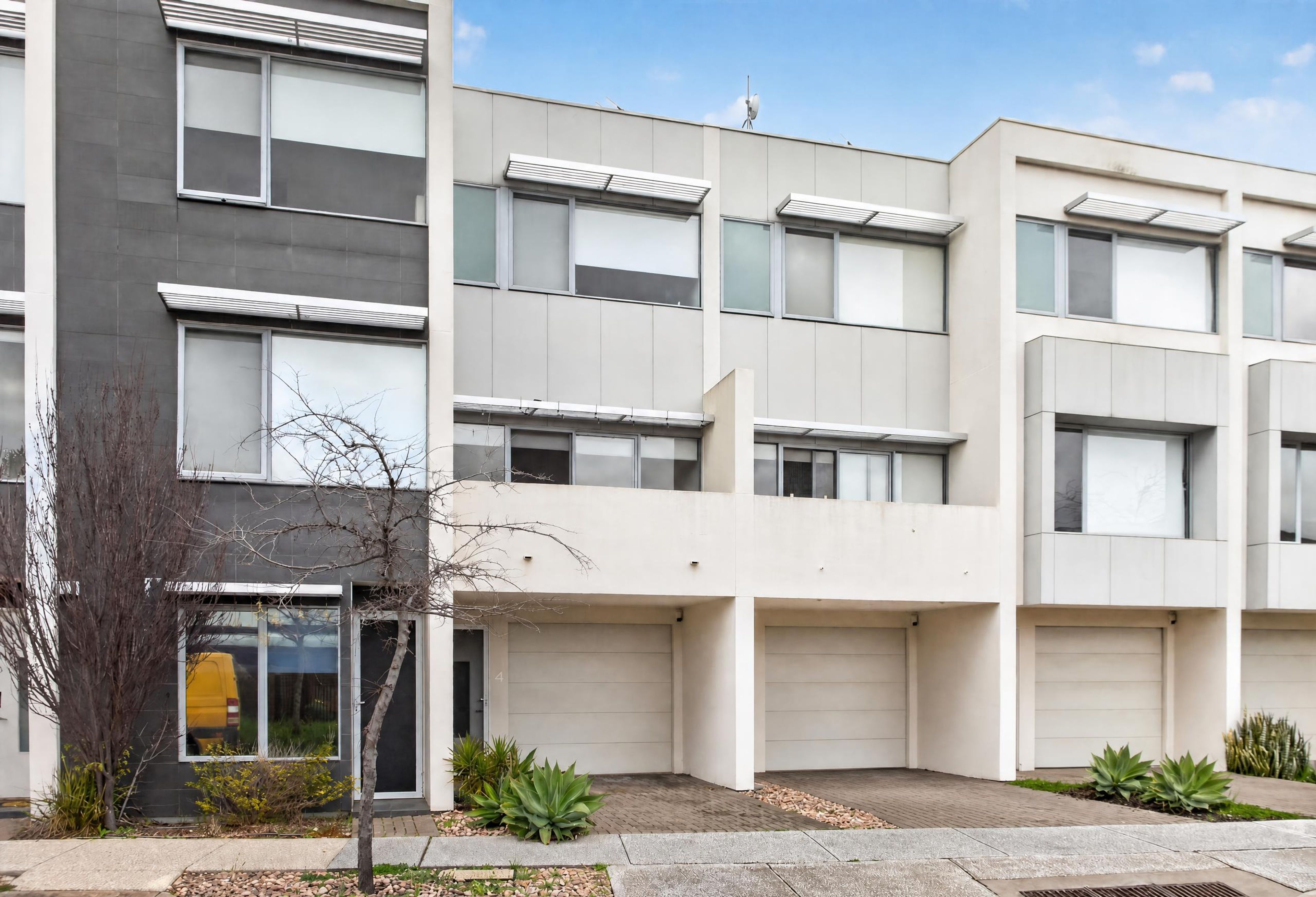 4/7 St Kitts Place — photo from Ray White Campbelltown