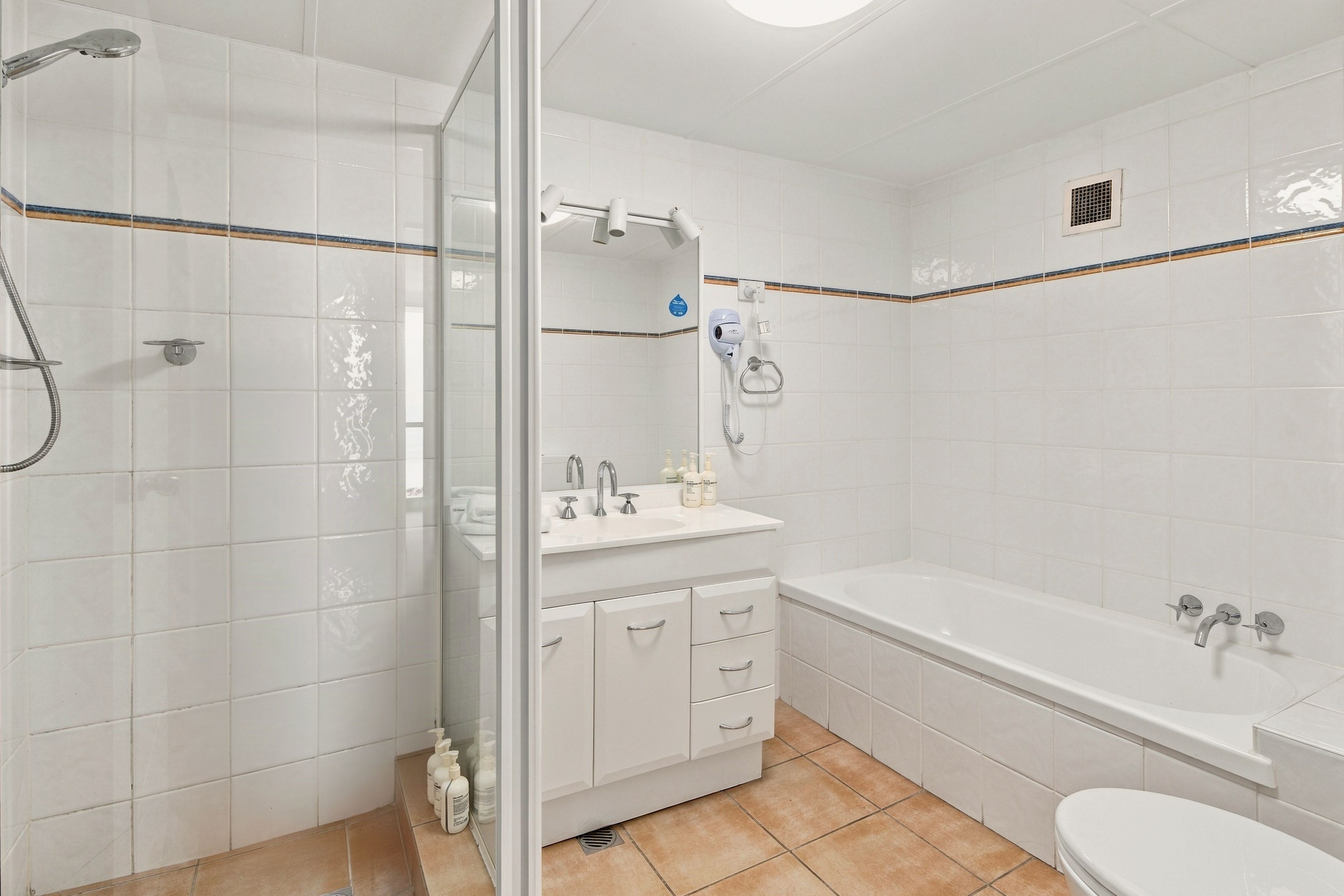 11B/3277 Surfers Paradise Boulevard — photo 12 of 17