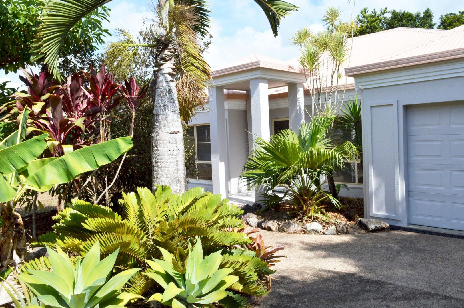 11 Butler Road, Bingil Bay QLD 4852