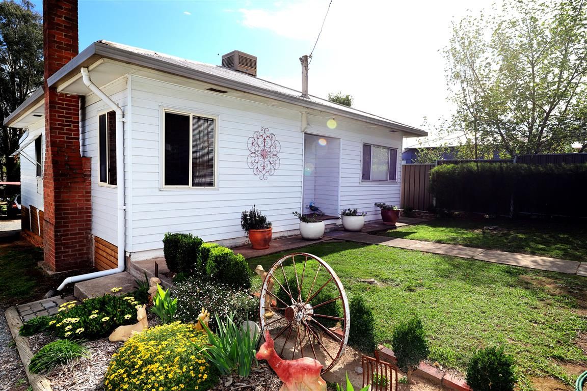 79 Clarke Street, Tumut, NSW 2720