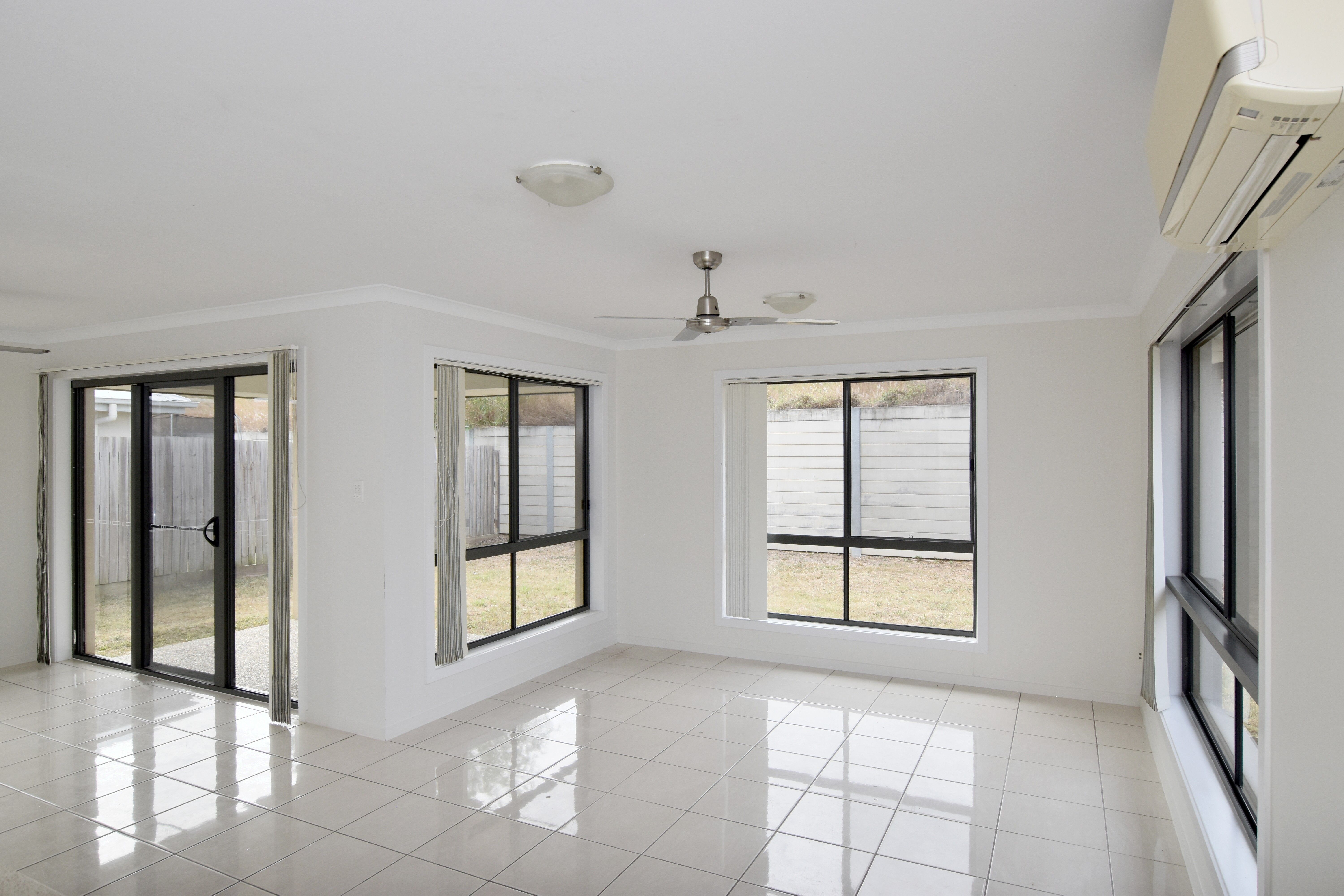 44 Bufflehead Road, Kirkwood, QLD 4680