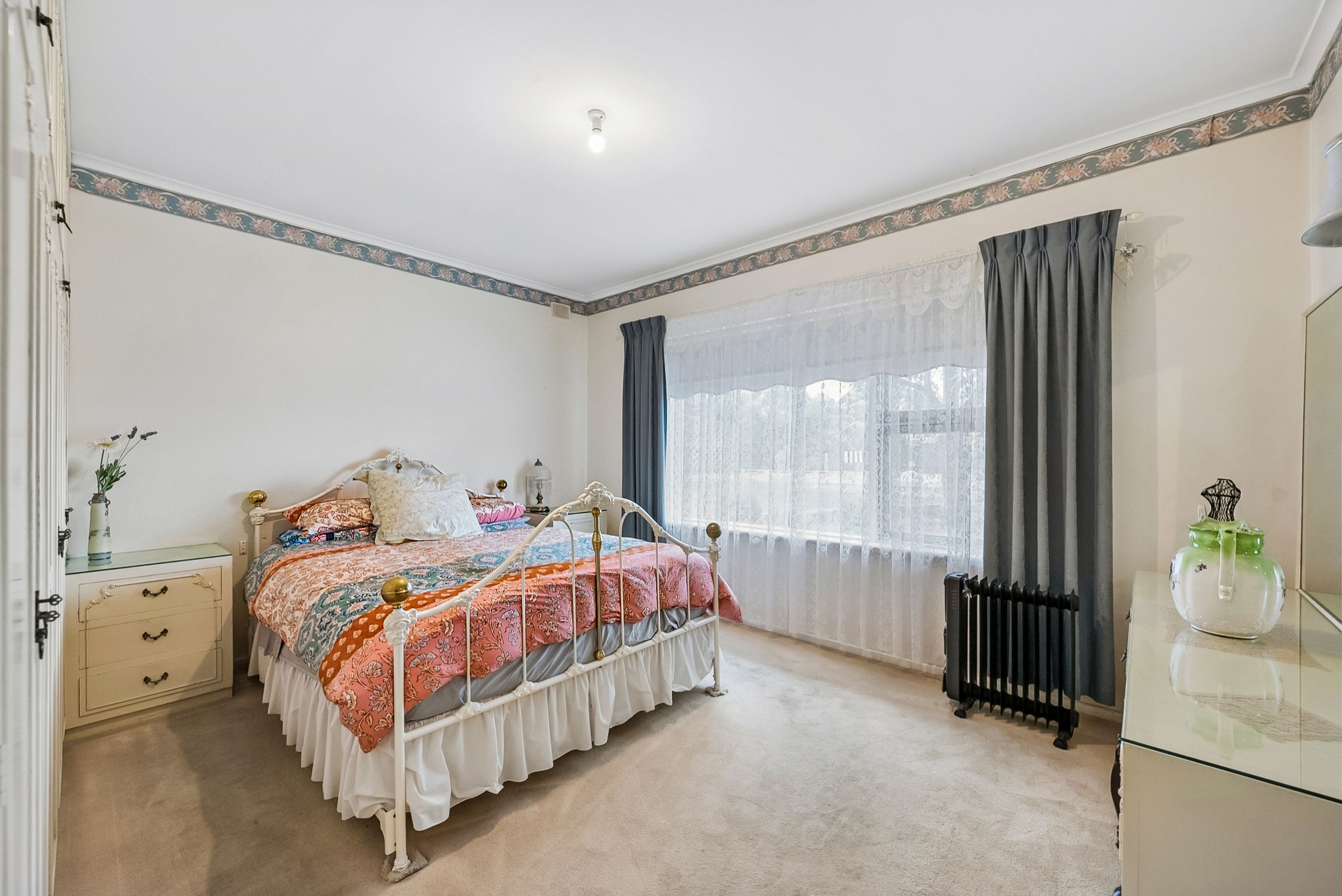 44-46 Mcmahon Avenue — photo 9 of 13