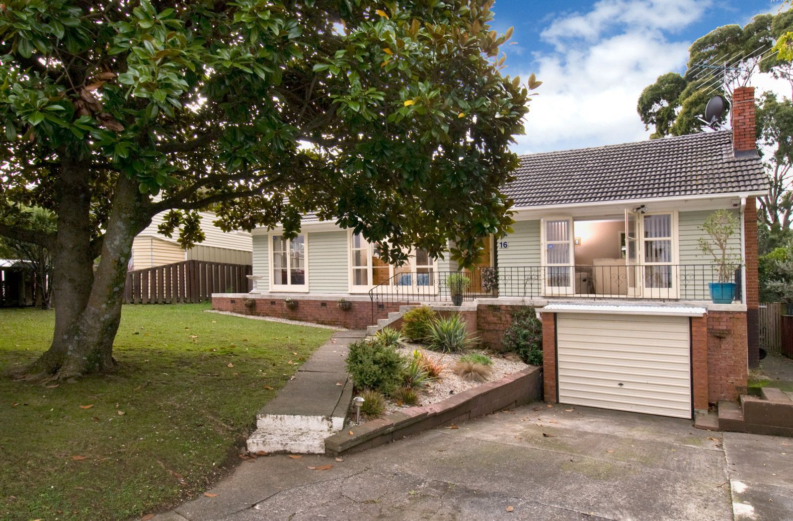 16 Andrew Road, Howick, Manukau City