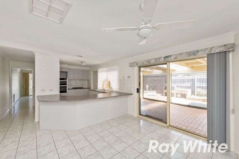 42 Sandalwood Avenue, Narre Warren, VIC 3805
