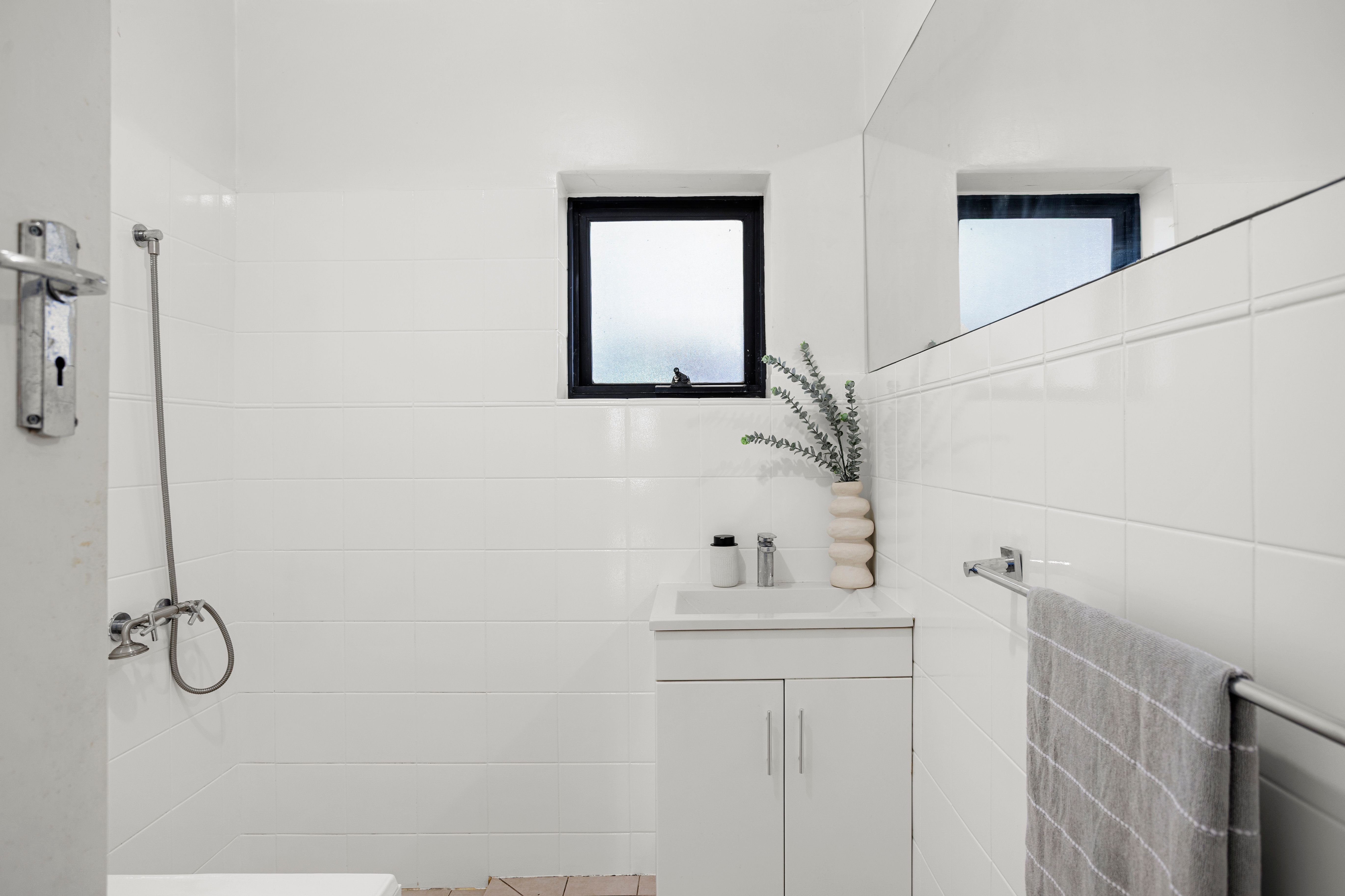 18 Ross Avenue — photo 13 of 17