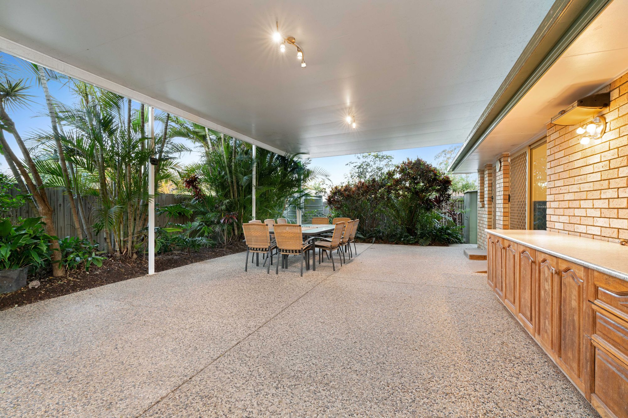 19 Lexington Place, Wishart, QLD 4122