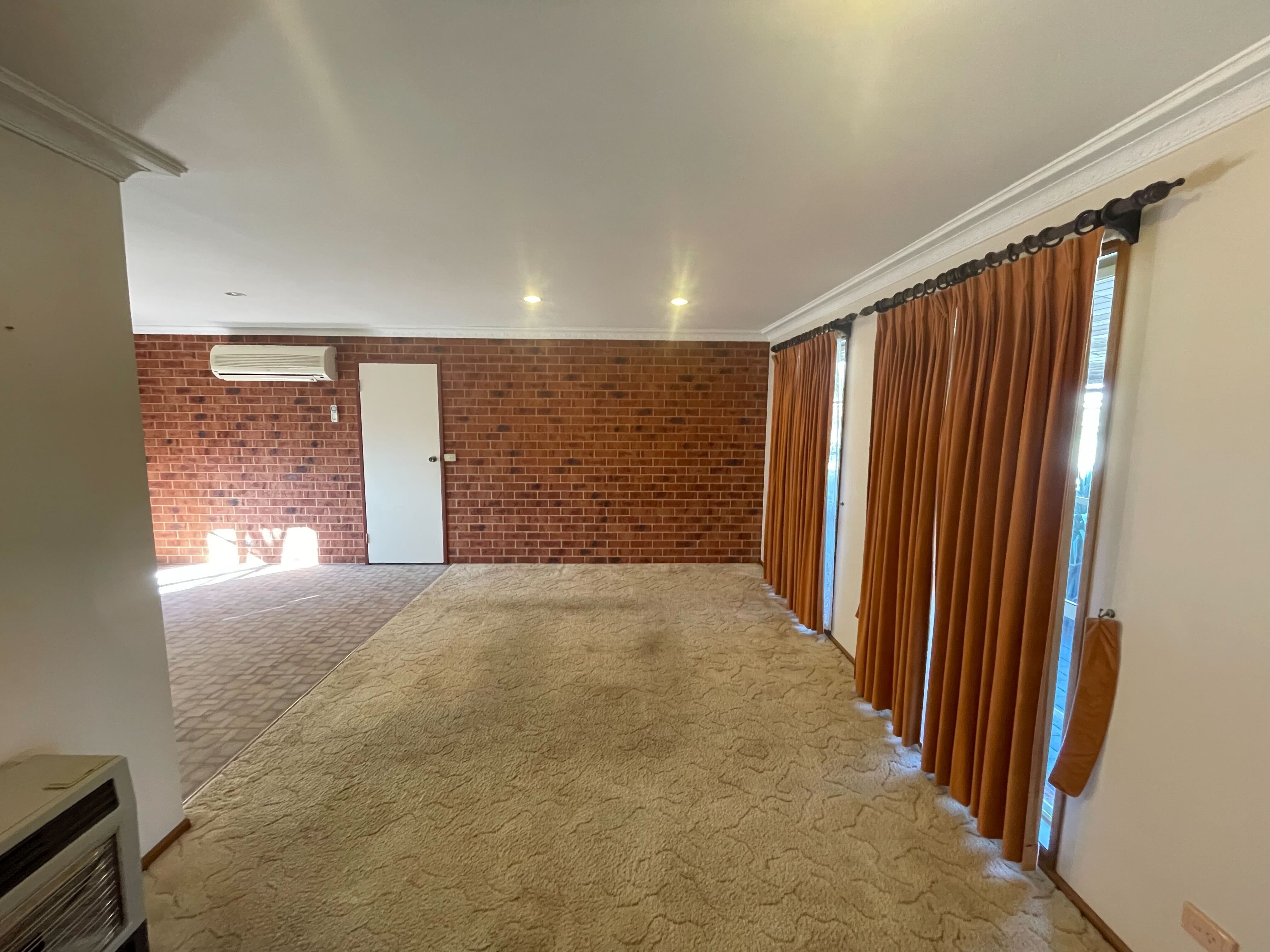 2/493 Parnall Street, Lavington, NSW 2641