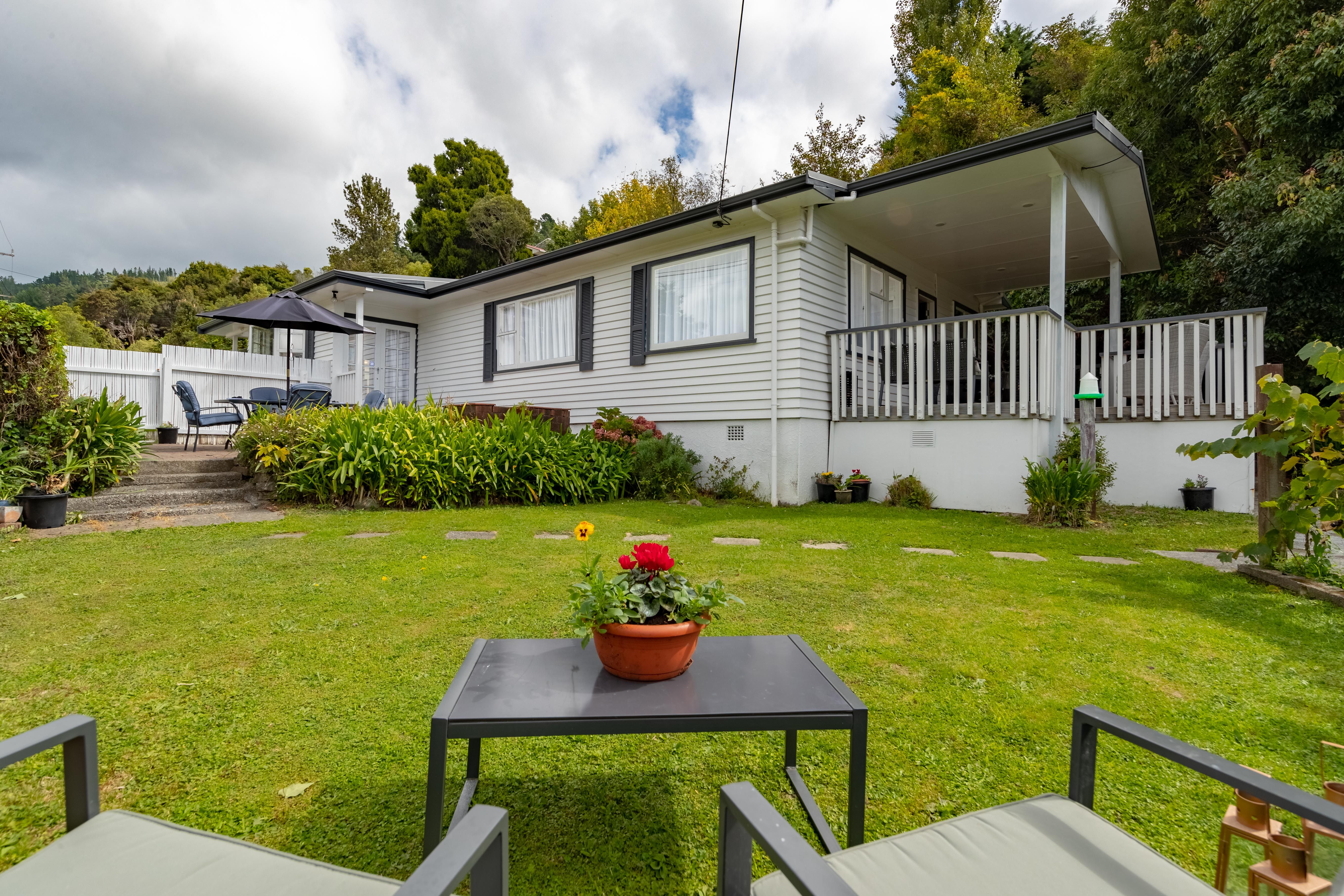 2 Wyndham Road, Pinehaven, Upper Hutt City