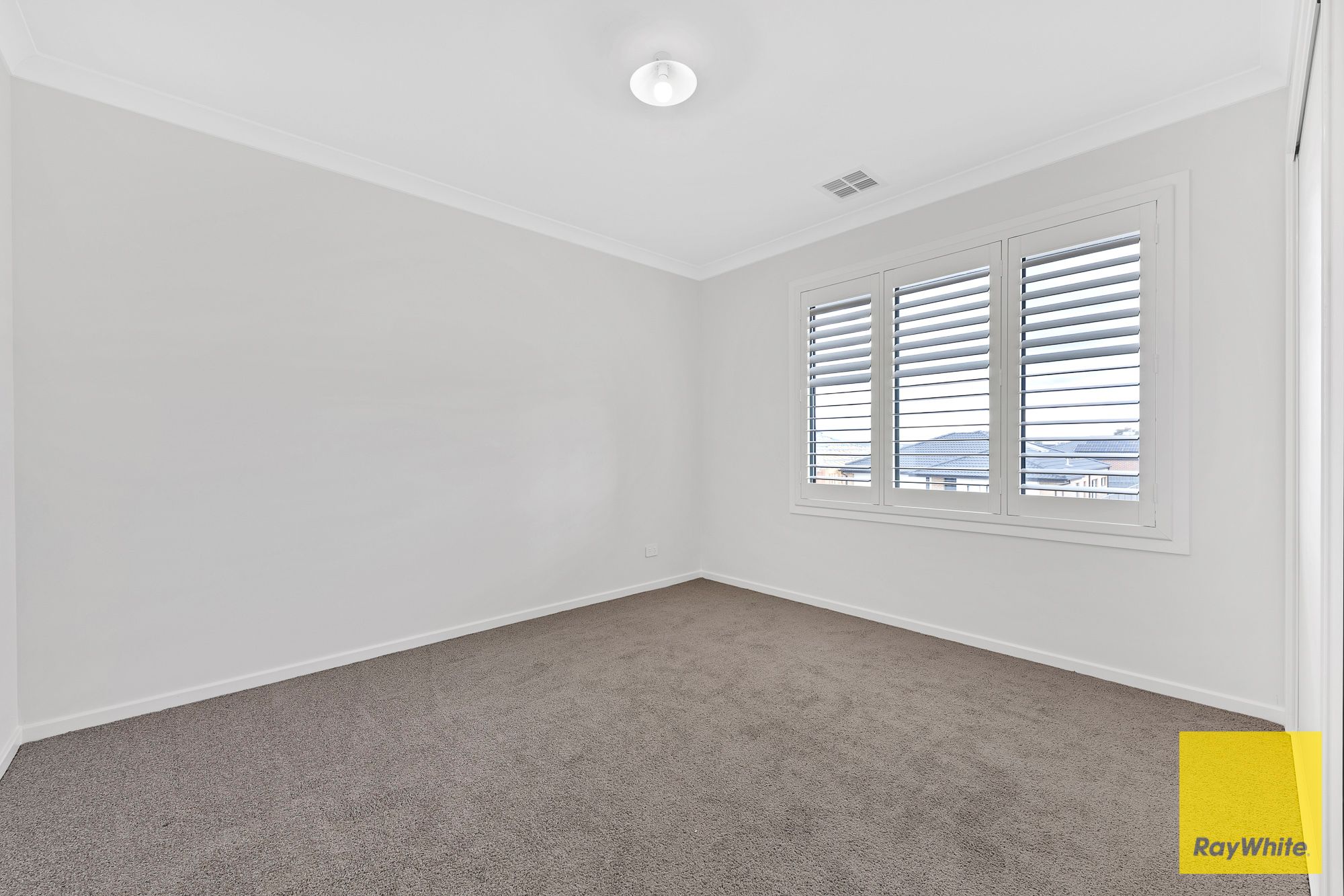 34 Varnish Road — photo 13 of 17