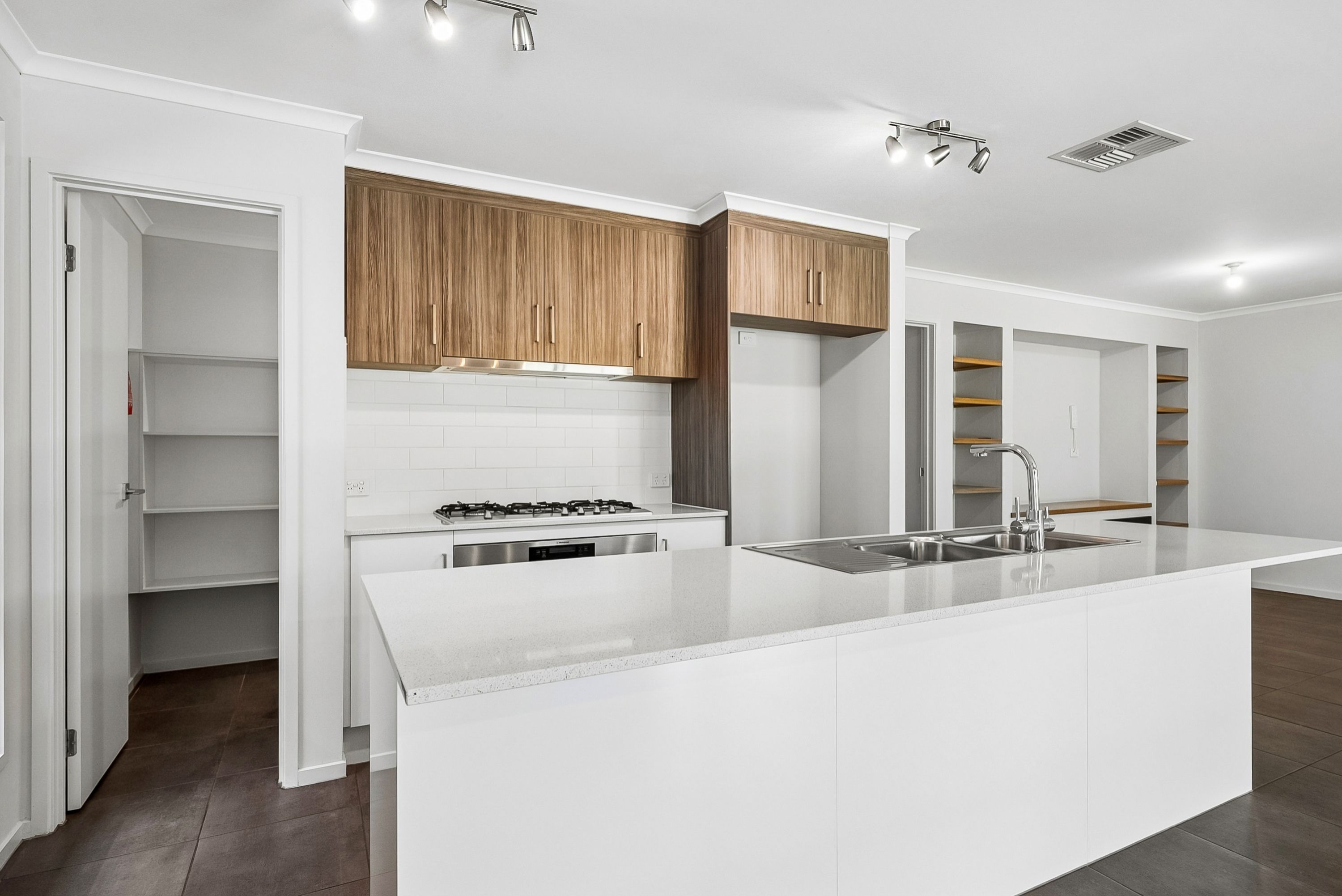 14A Howe Court — photo 5 of 12