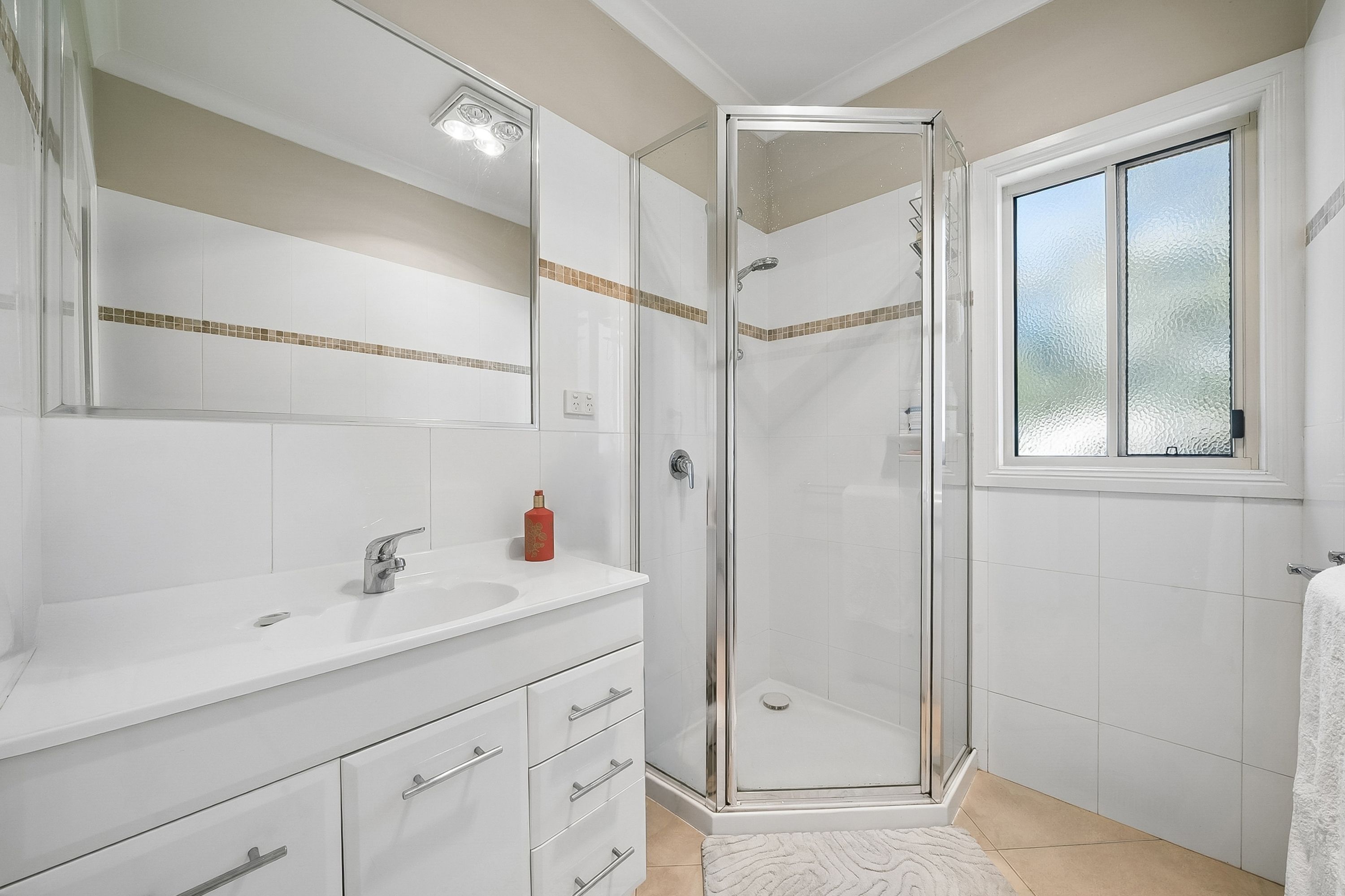 17 Mitchell Avenue — photo 8 of 15