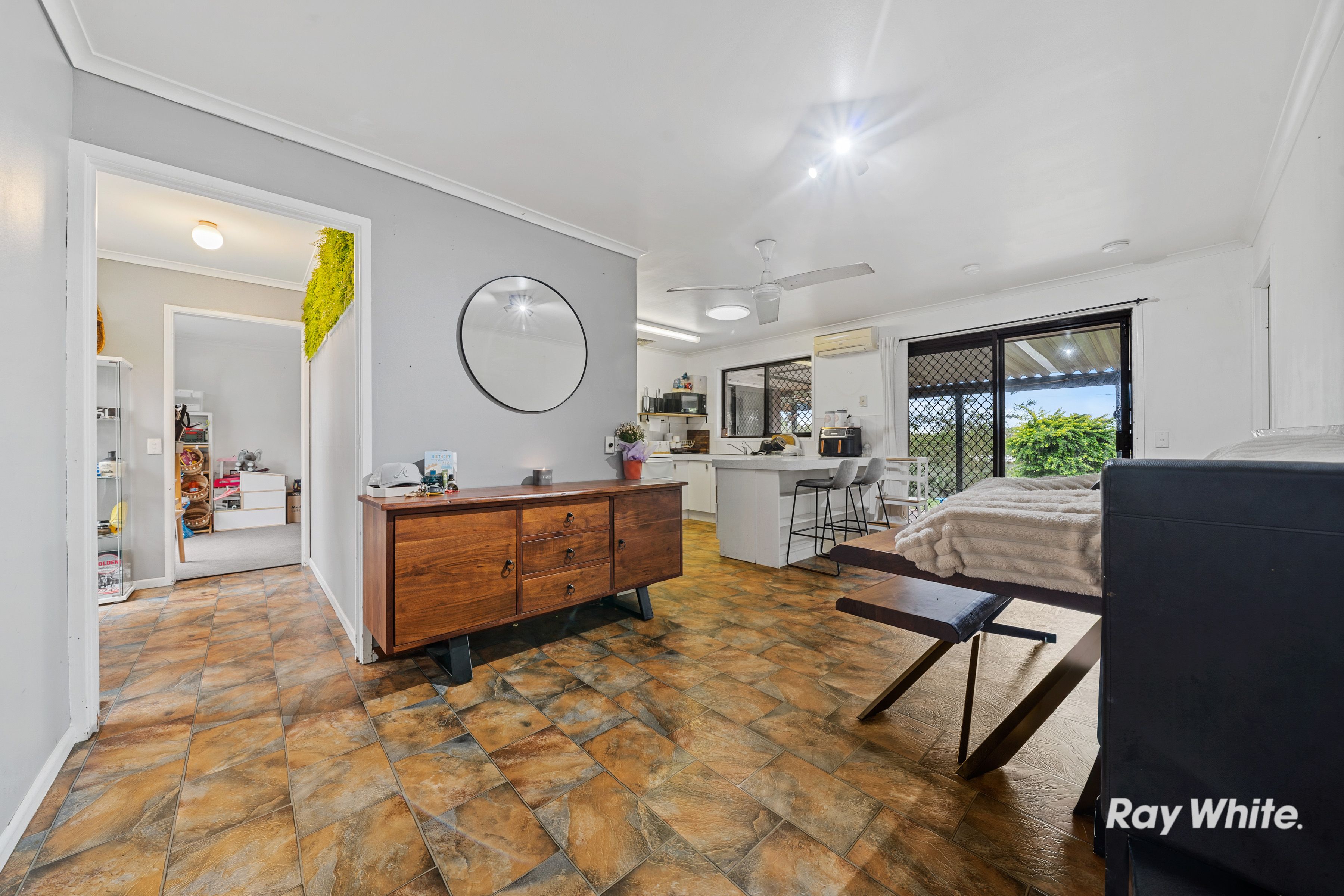 18 King Arthur Boulevard — photo 6 of 16