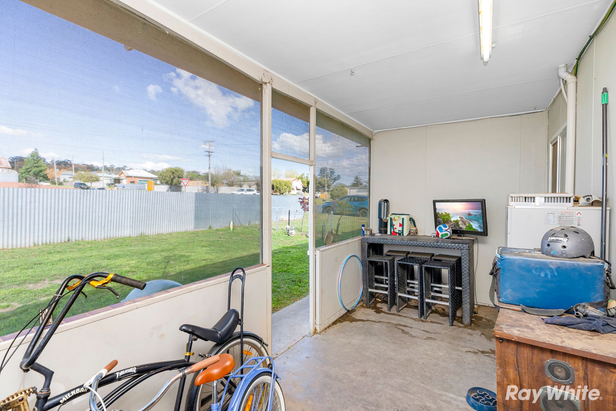 4 George Street — photo 9 of 11