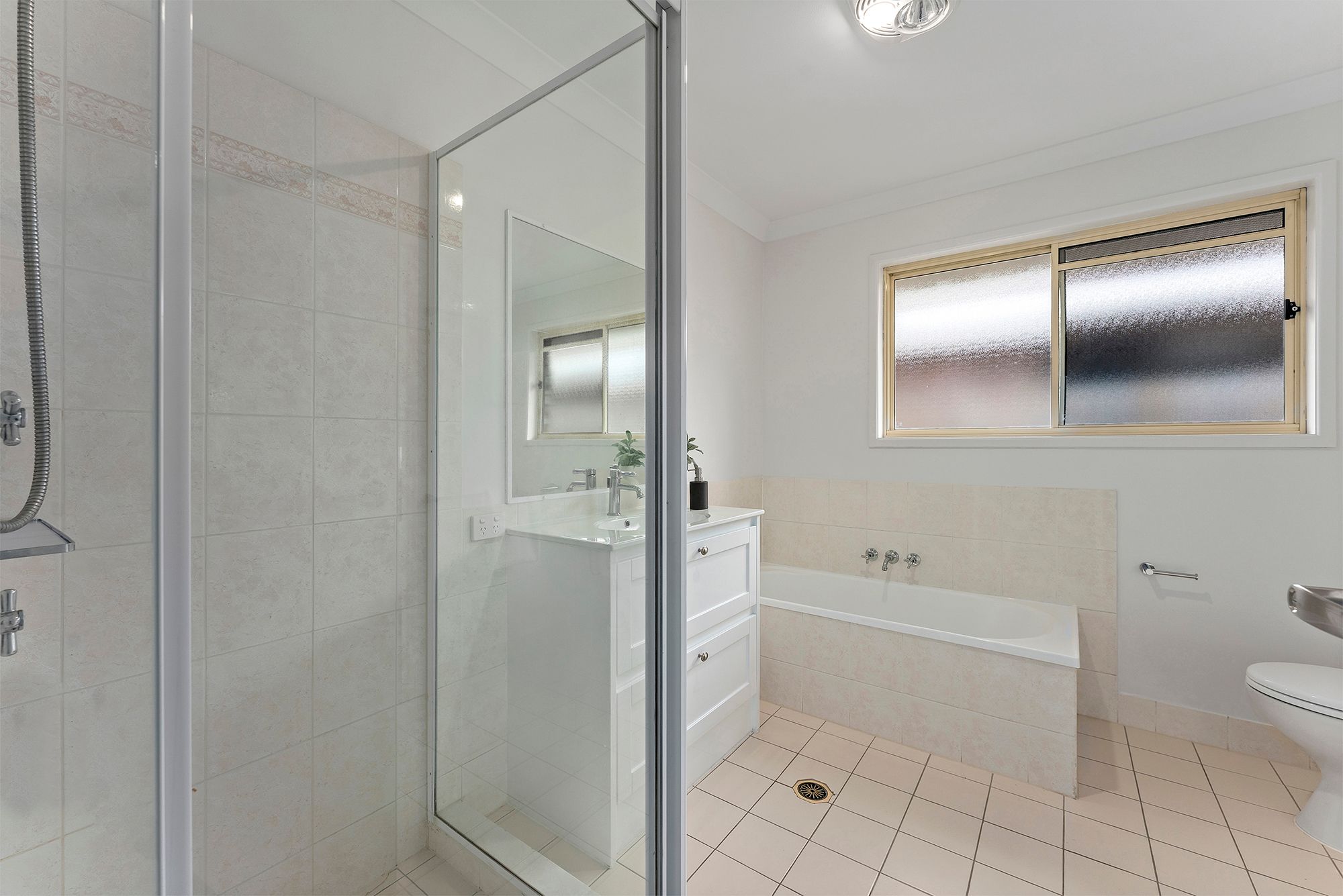 10/30 Lindeman Place — photo 10 of 18