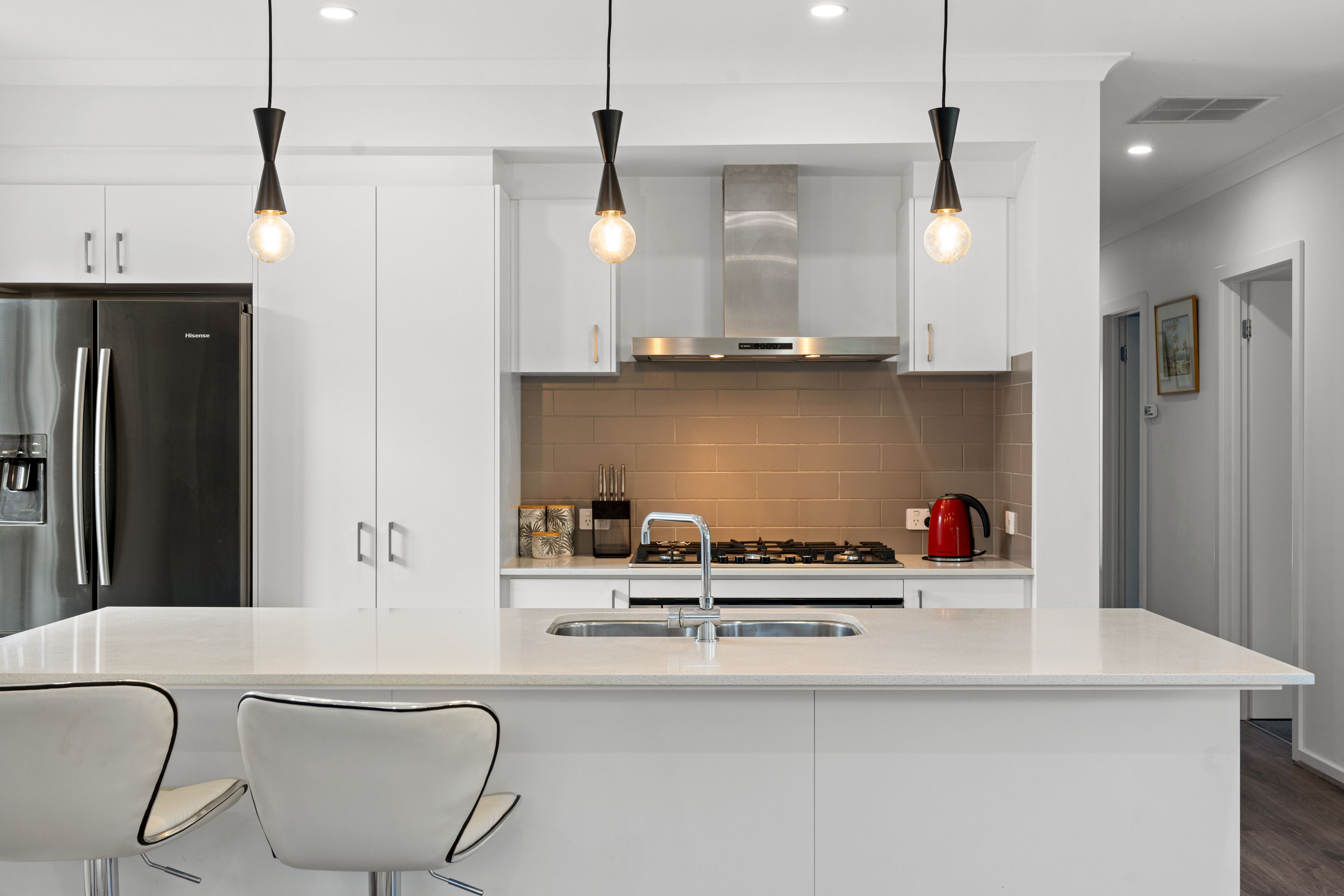 4 Cronulla Drive — photo 3 of 20