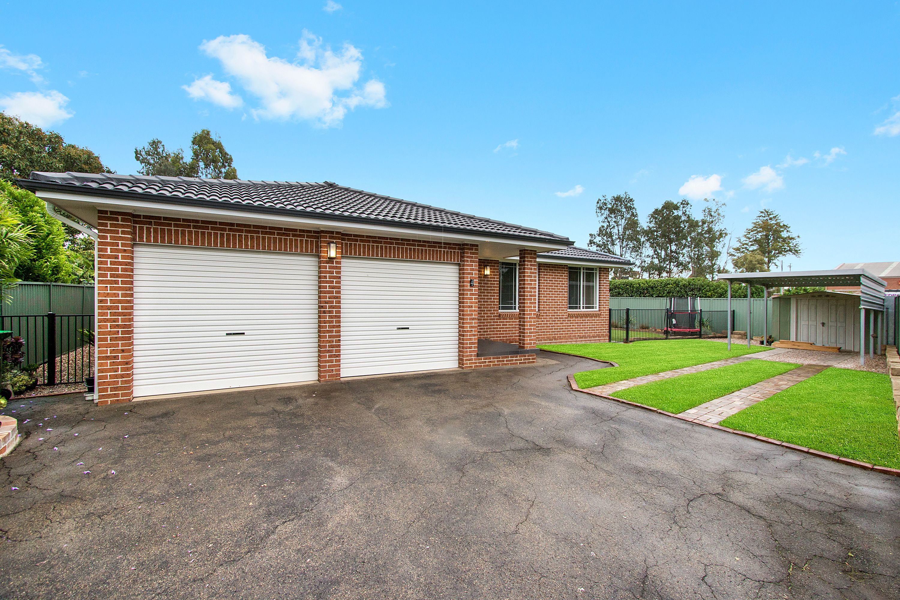 4 Phillip Place