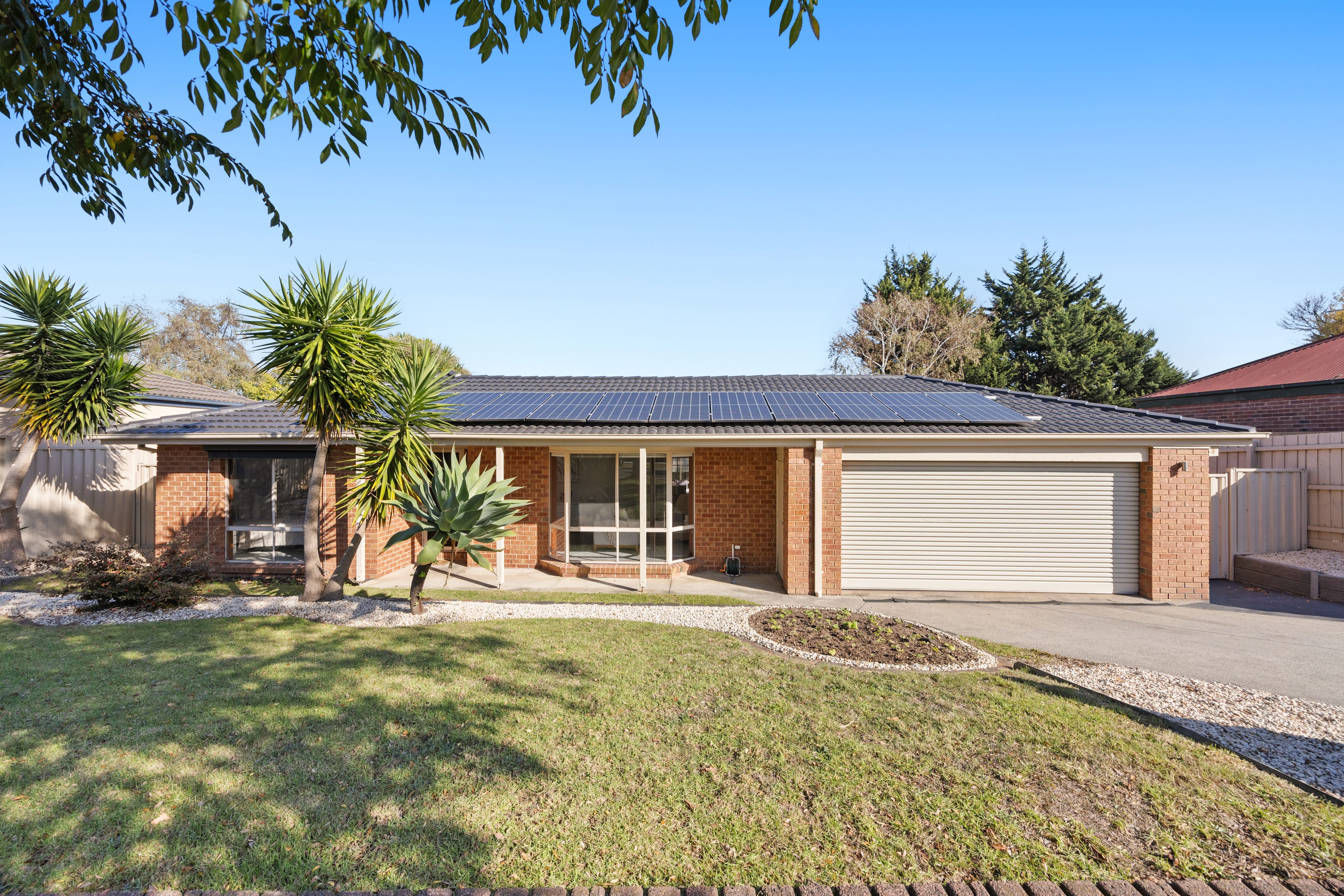 155 Bemersyde Drive, Berwick VIC 3806