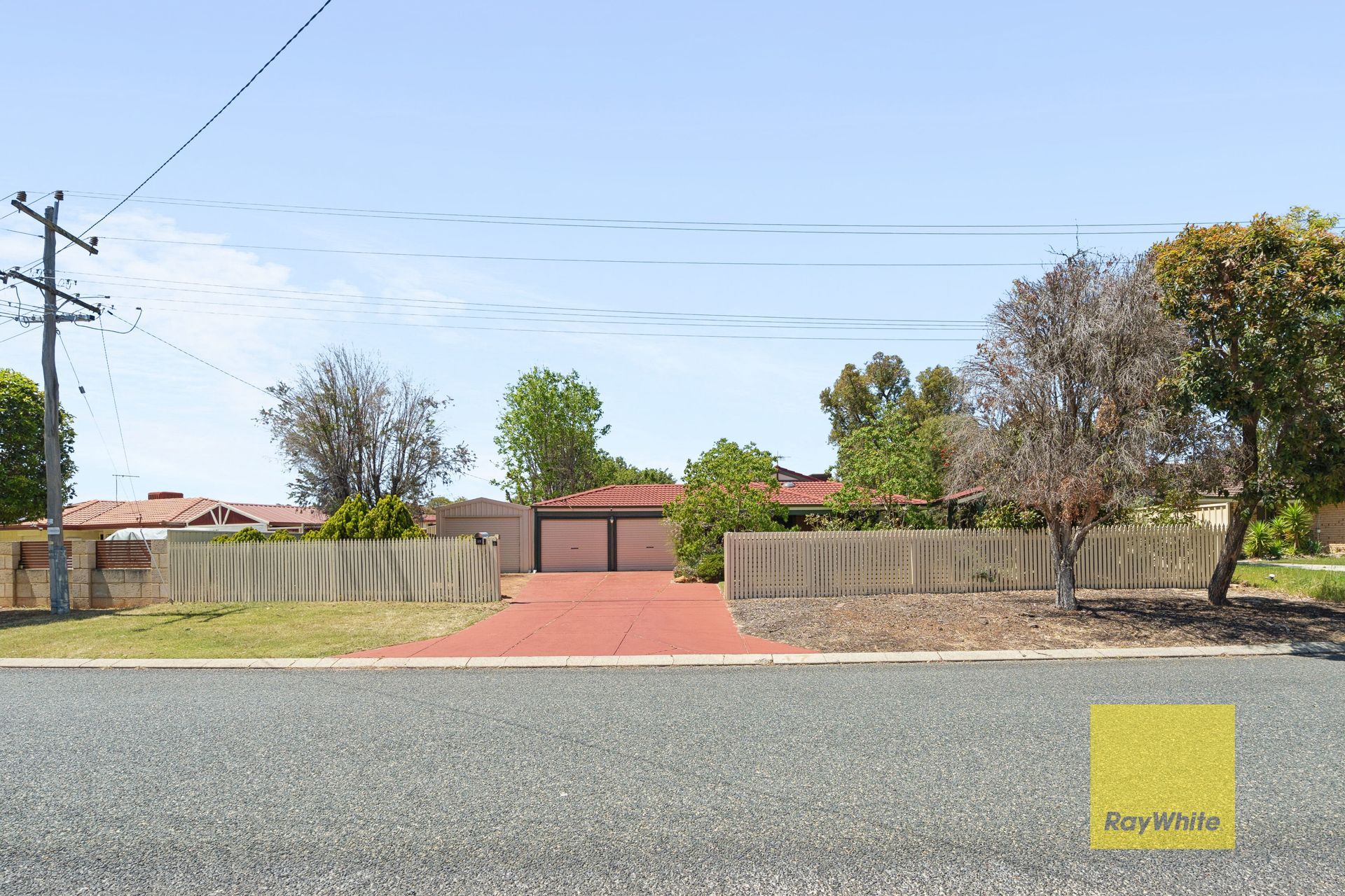 17 Golden Crescent — photo from Ray White Aldridge & Associates - Kalamunda Location