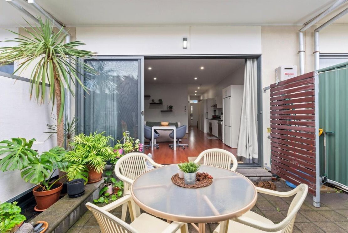 39 Adeline Street — photo 8 of 11