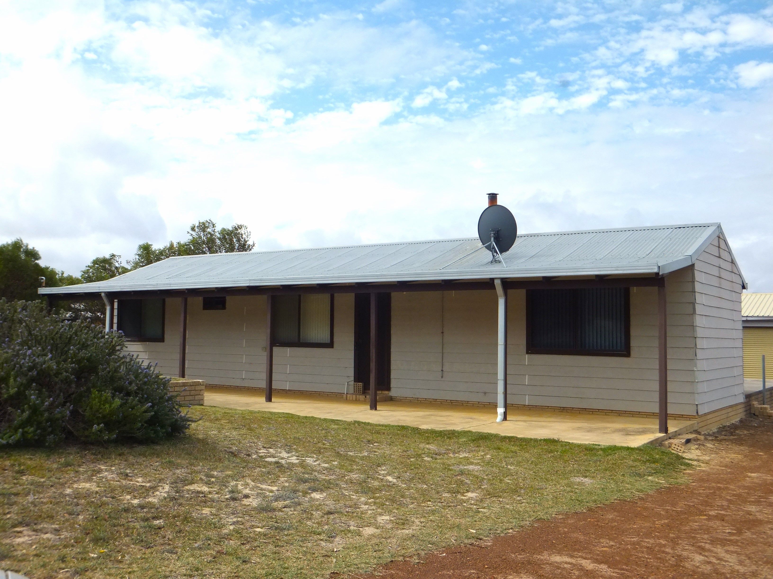18 Raglan Street, Hopetoun WA 6348