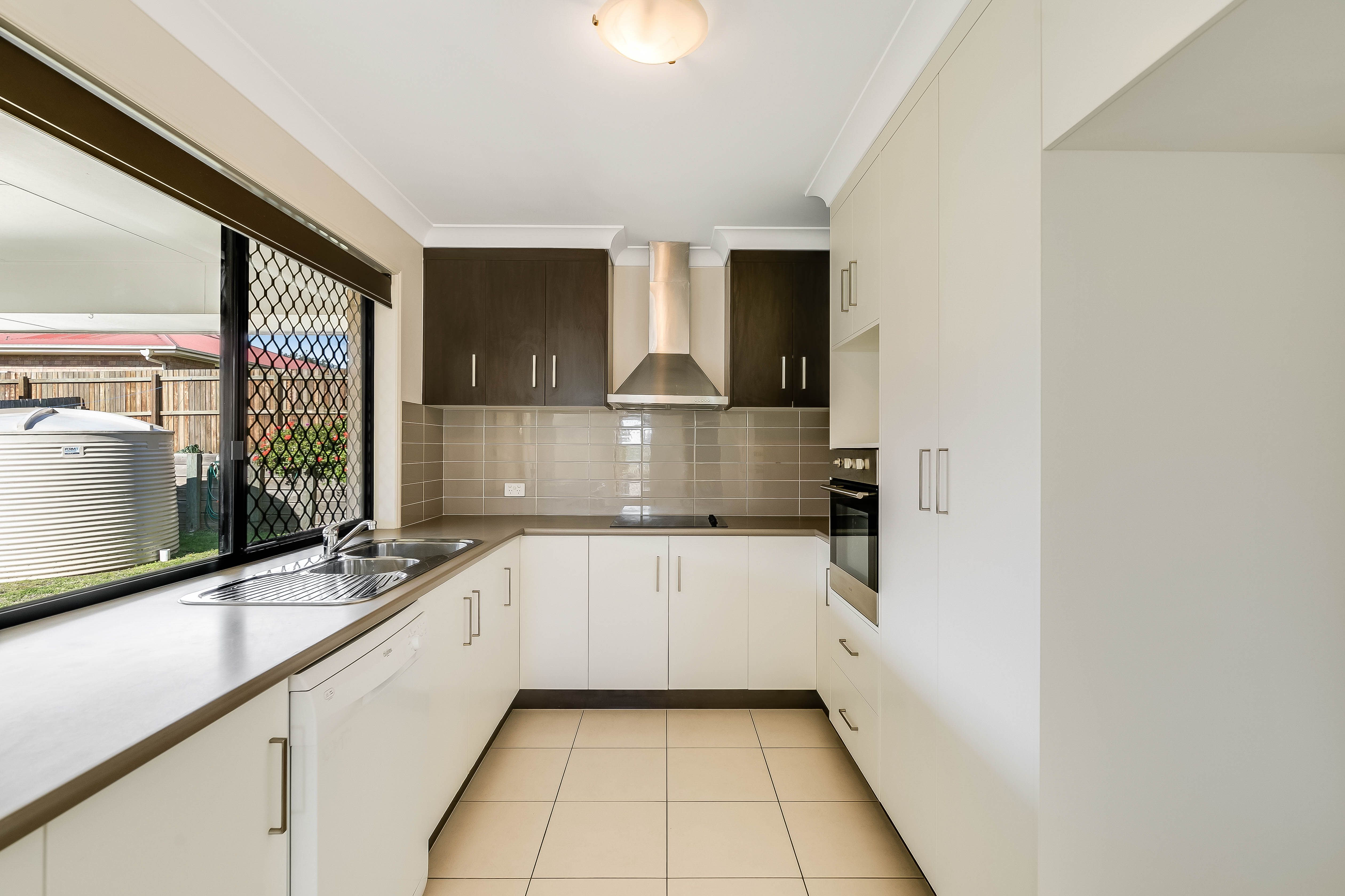 16 Balonne Drive, Glenvale, QLD 4350
