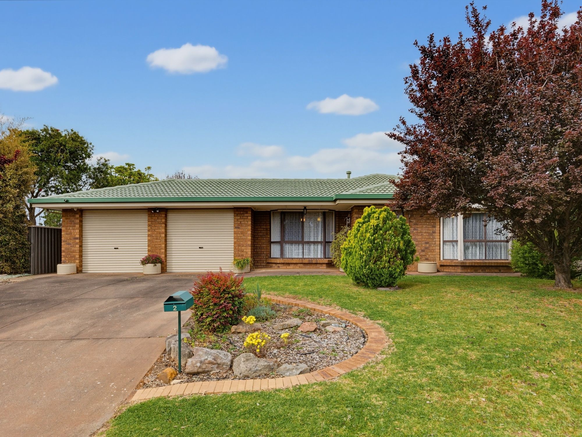 2 Frenshams Drive, Woodcroft, SA 5162