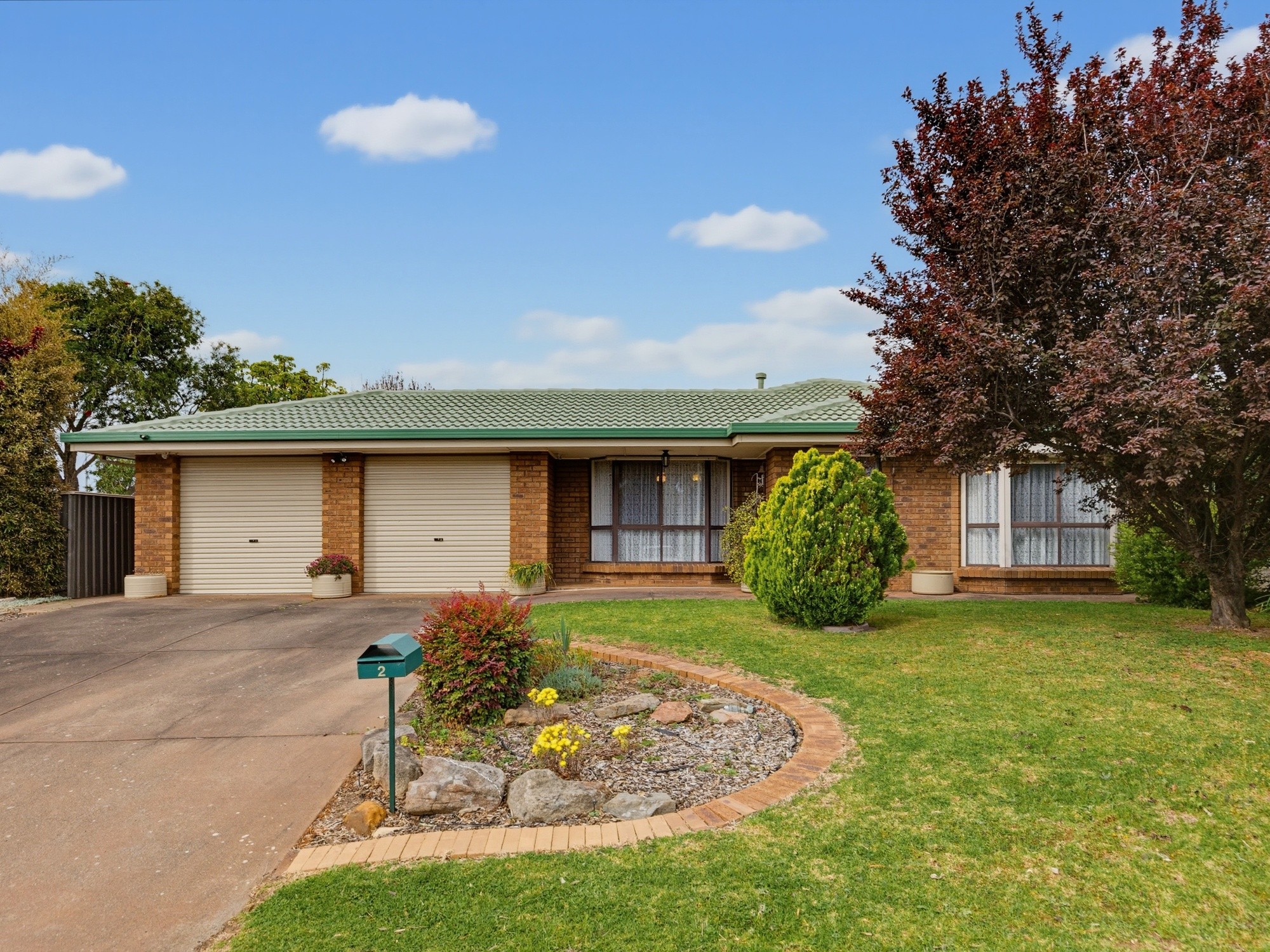 2 Frenshams Drive, Woodcroft, SA 5162