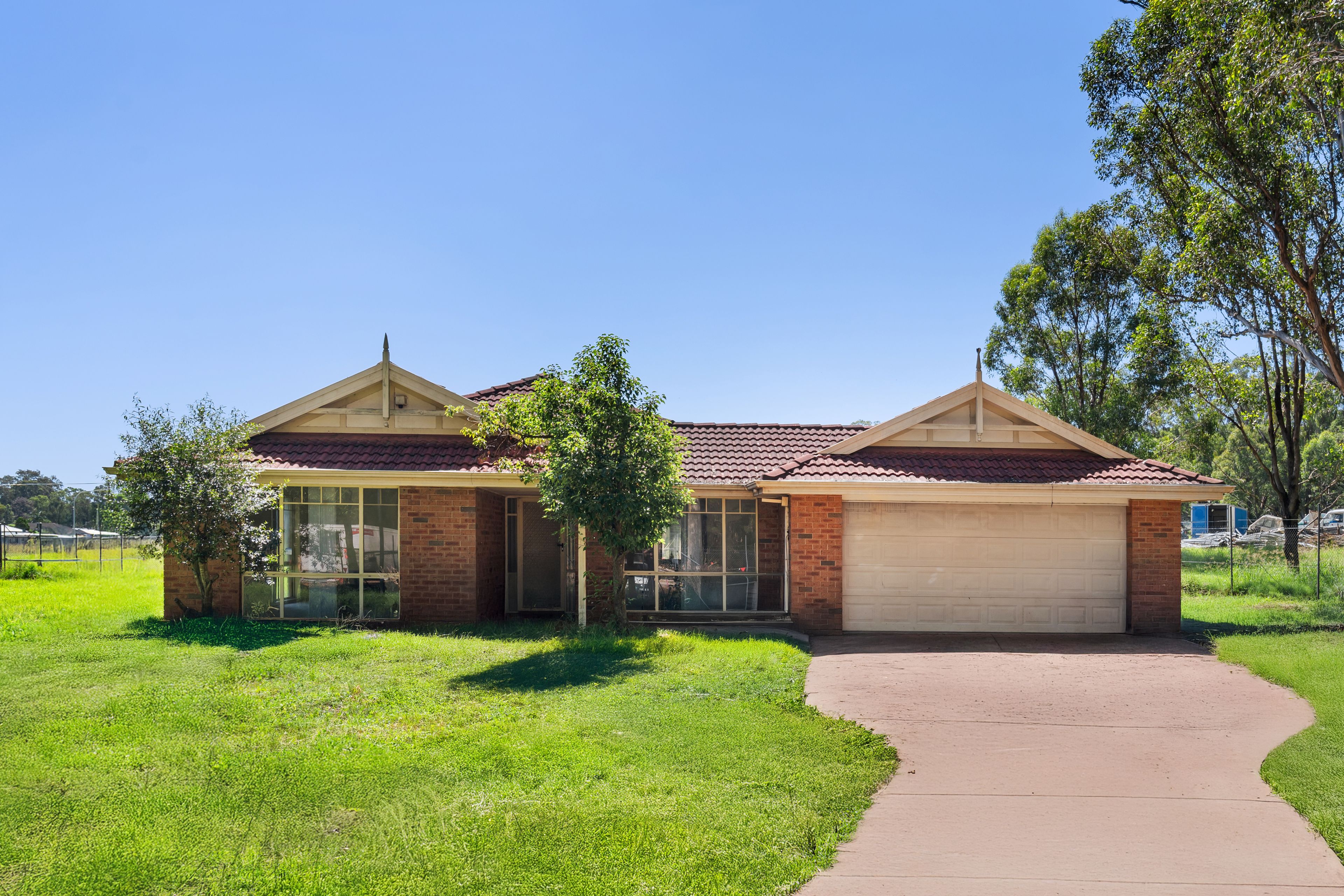 5 Tenth Avenue, Austral, NSW 2179