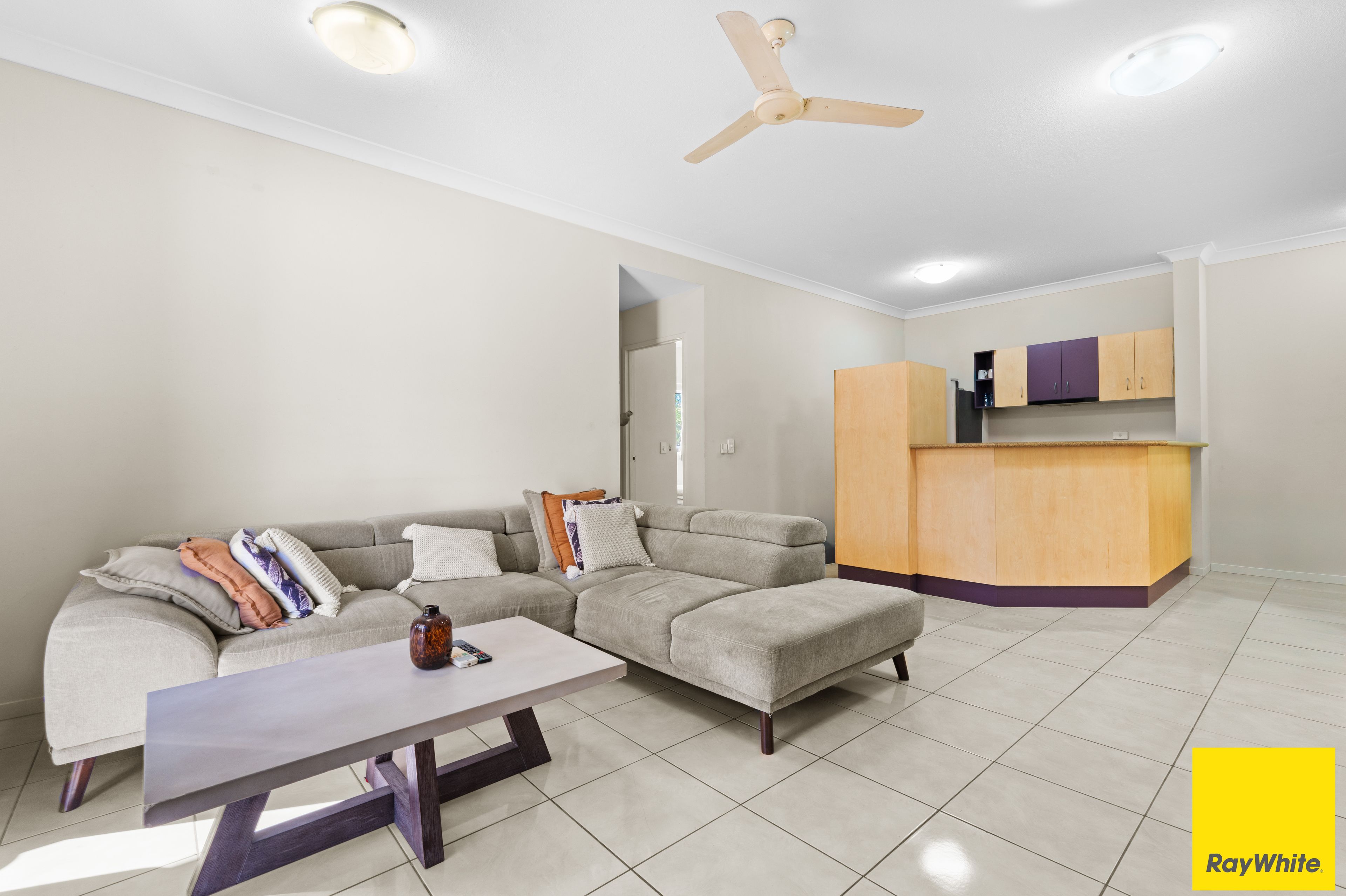 6/47-49 Mccormack Street — photo 3 of 17