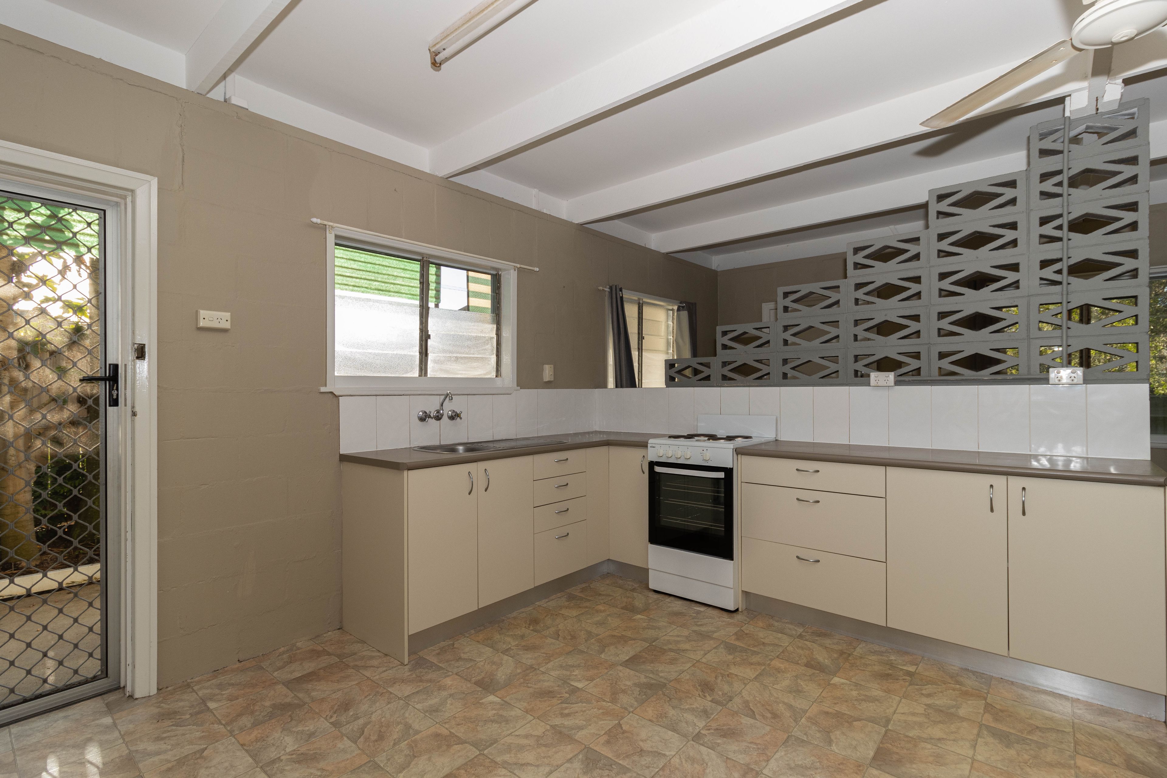 31 Shoreham Street, Pialba, QLD 4655