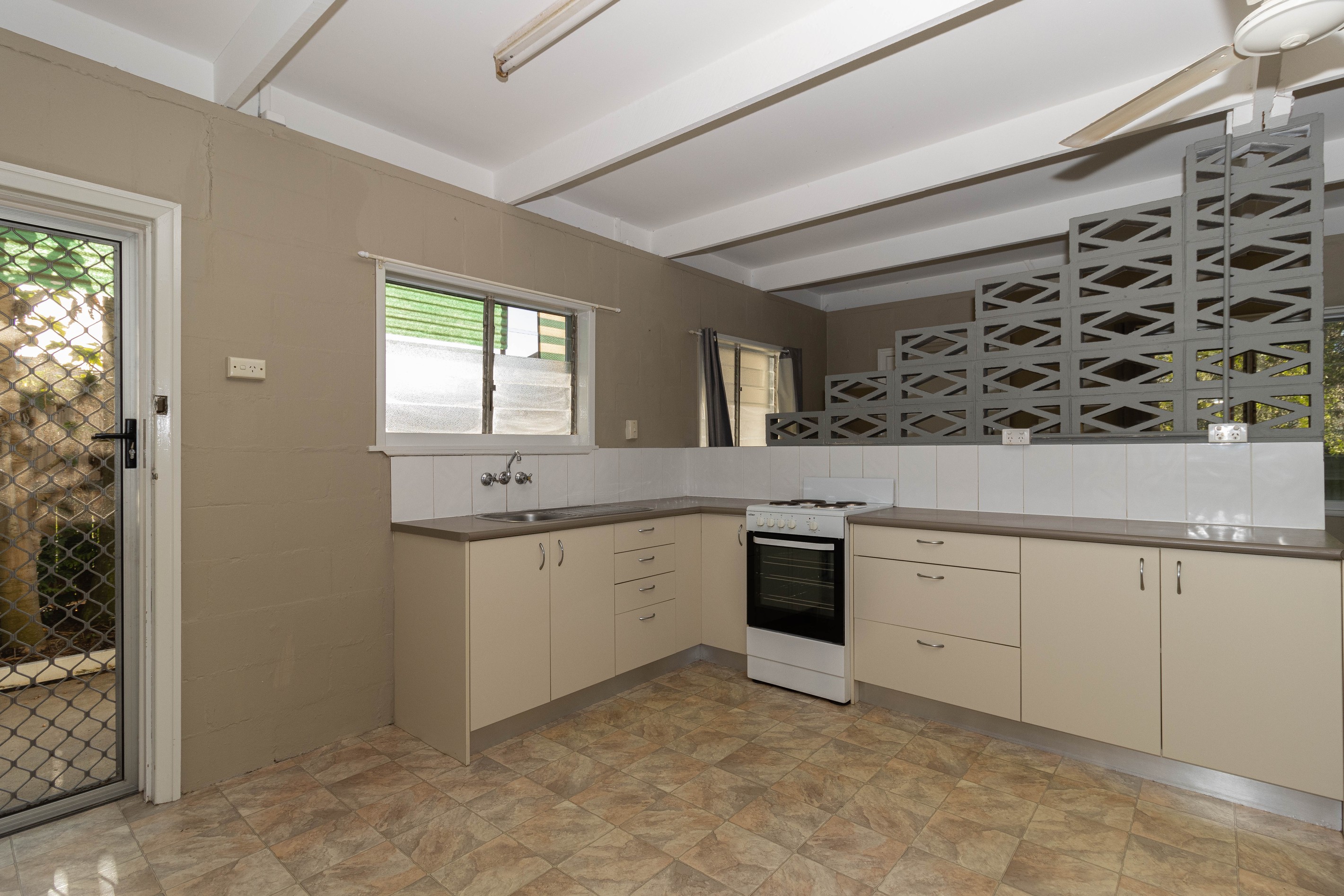 31 Shoreham Street, Pialba, QLD 4655