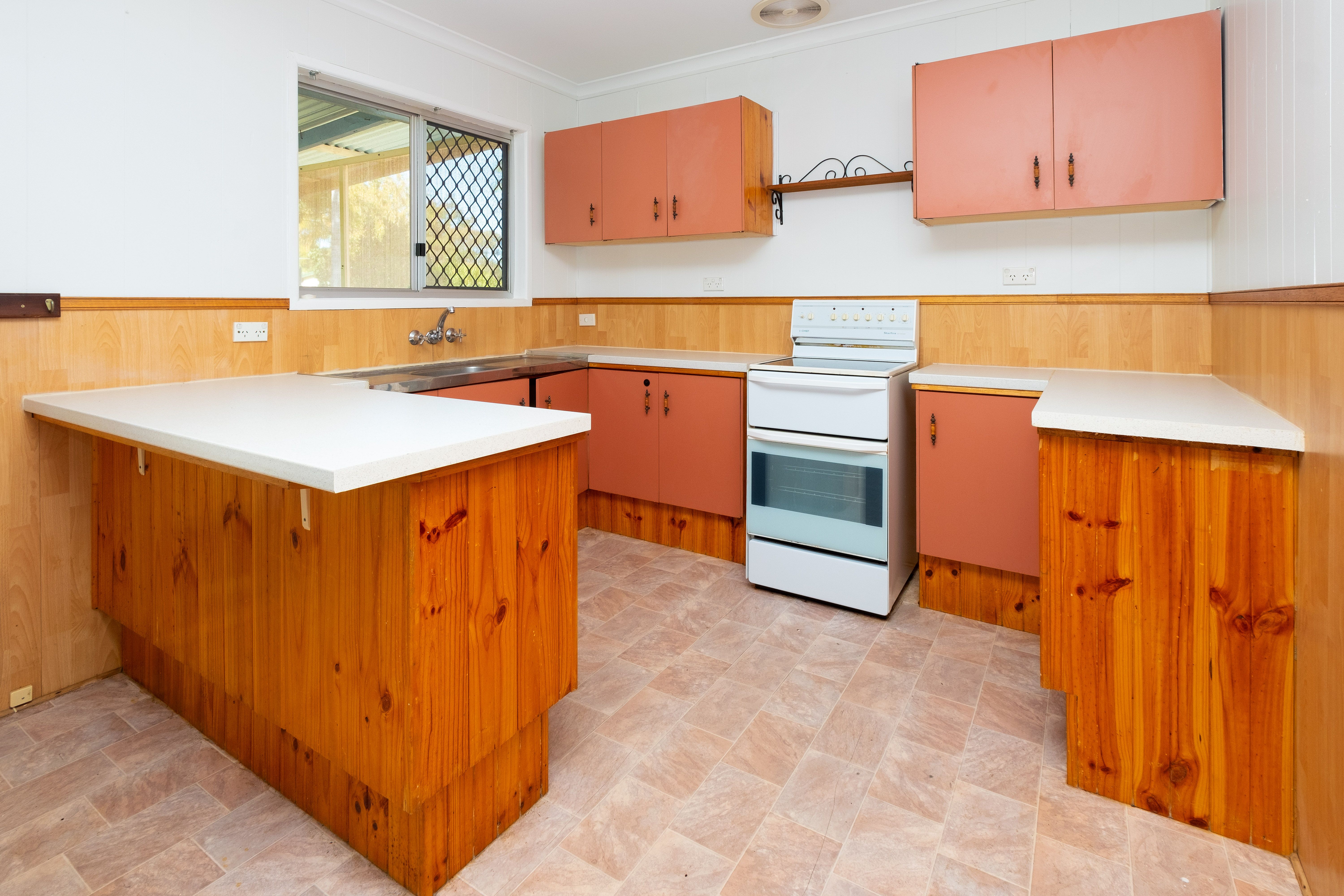 32 Waratah Drive, Crestmead, QLD 4132