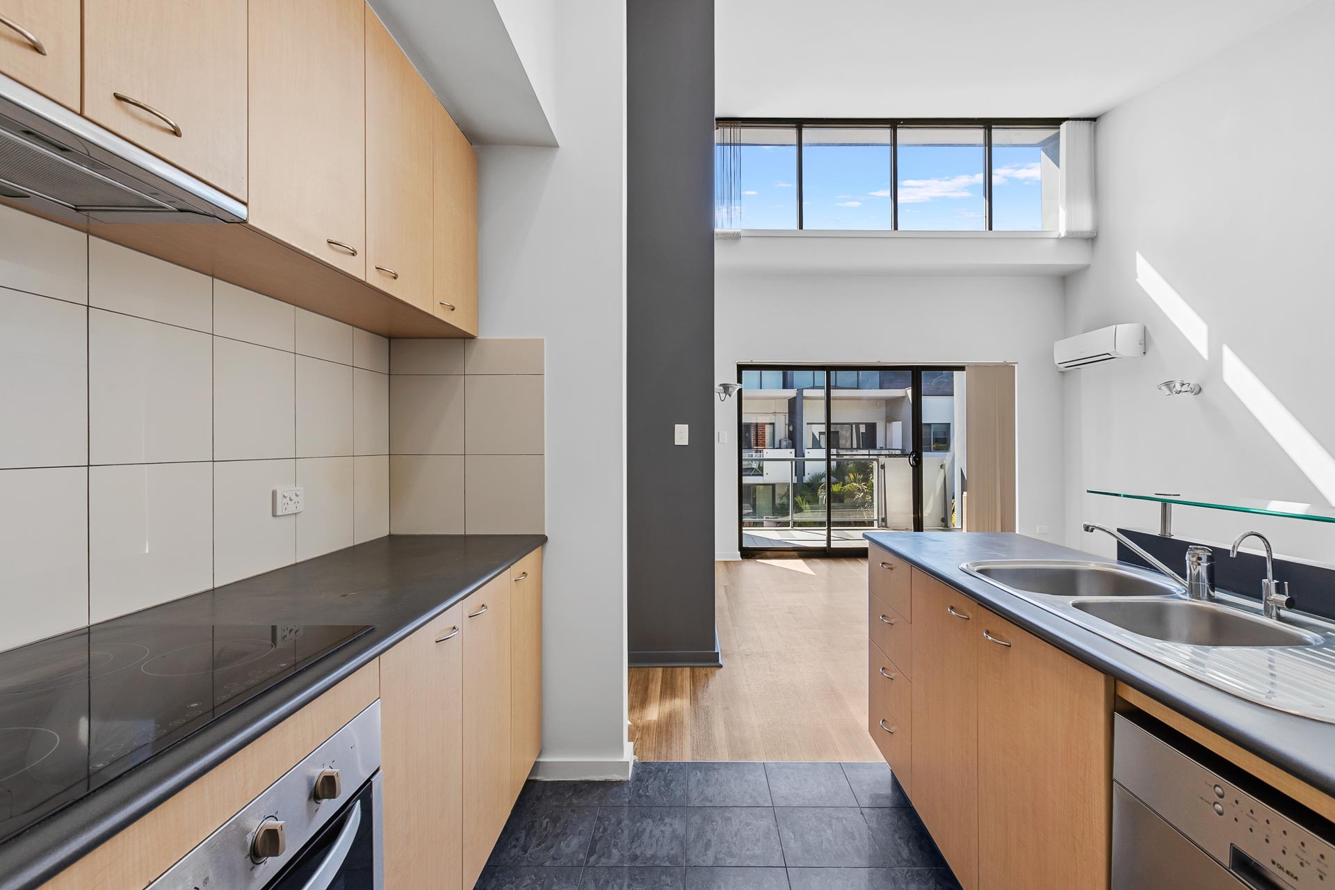 14/11 Tanunda Drive, Rivervale, WA 6103