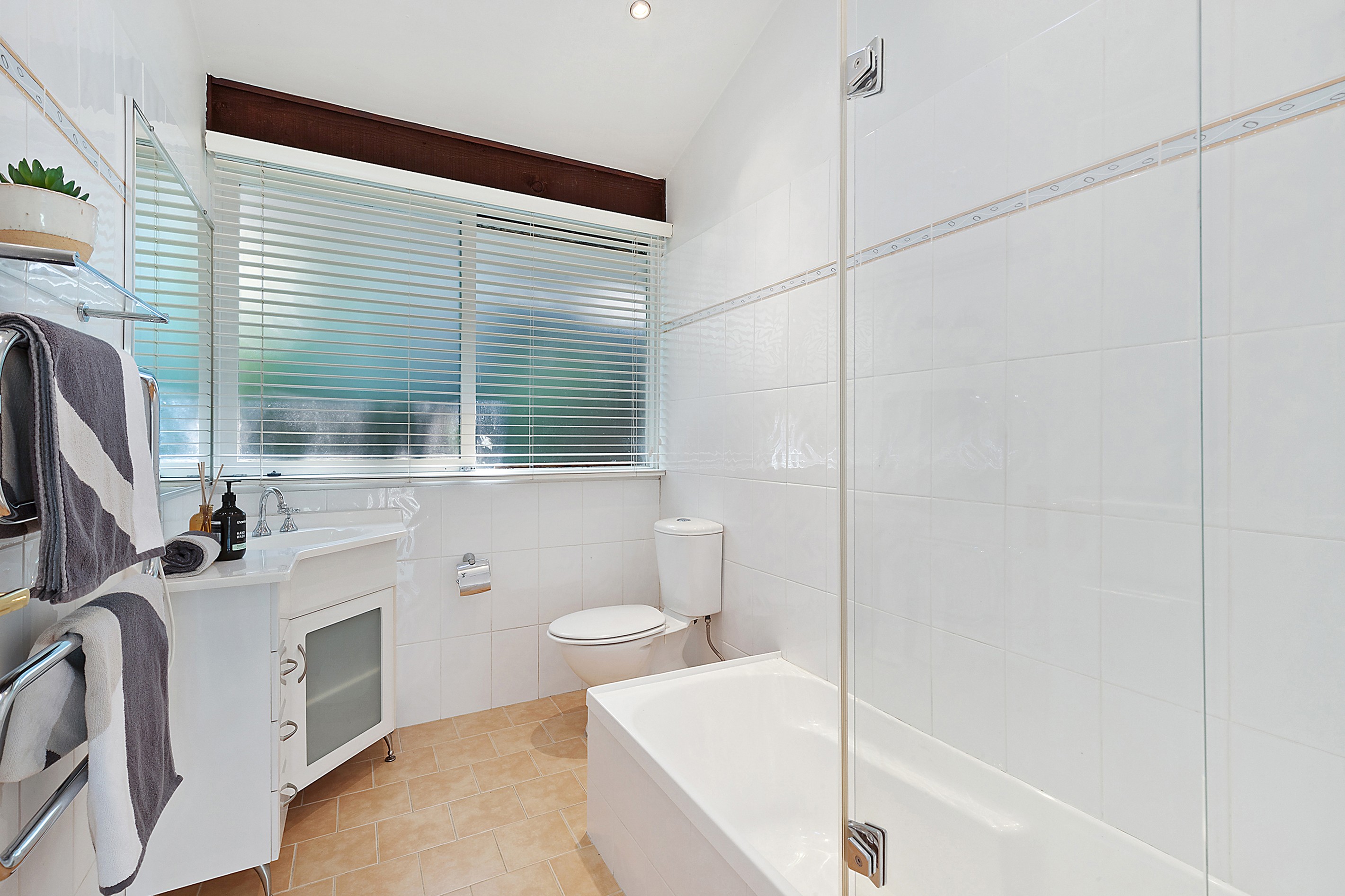 20 Pembroke Avenue, Turramurra, NSW 2074