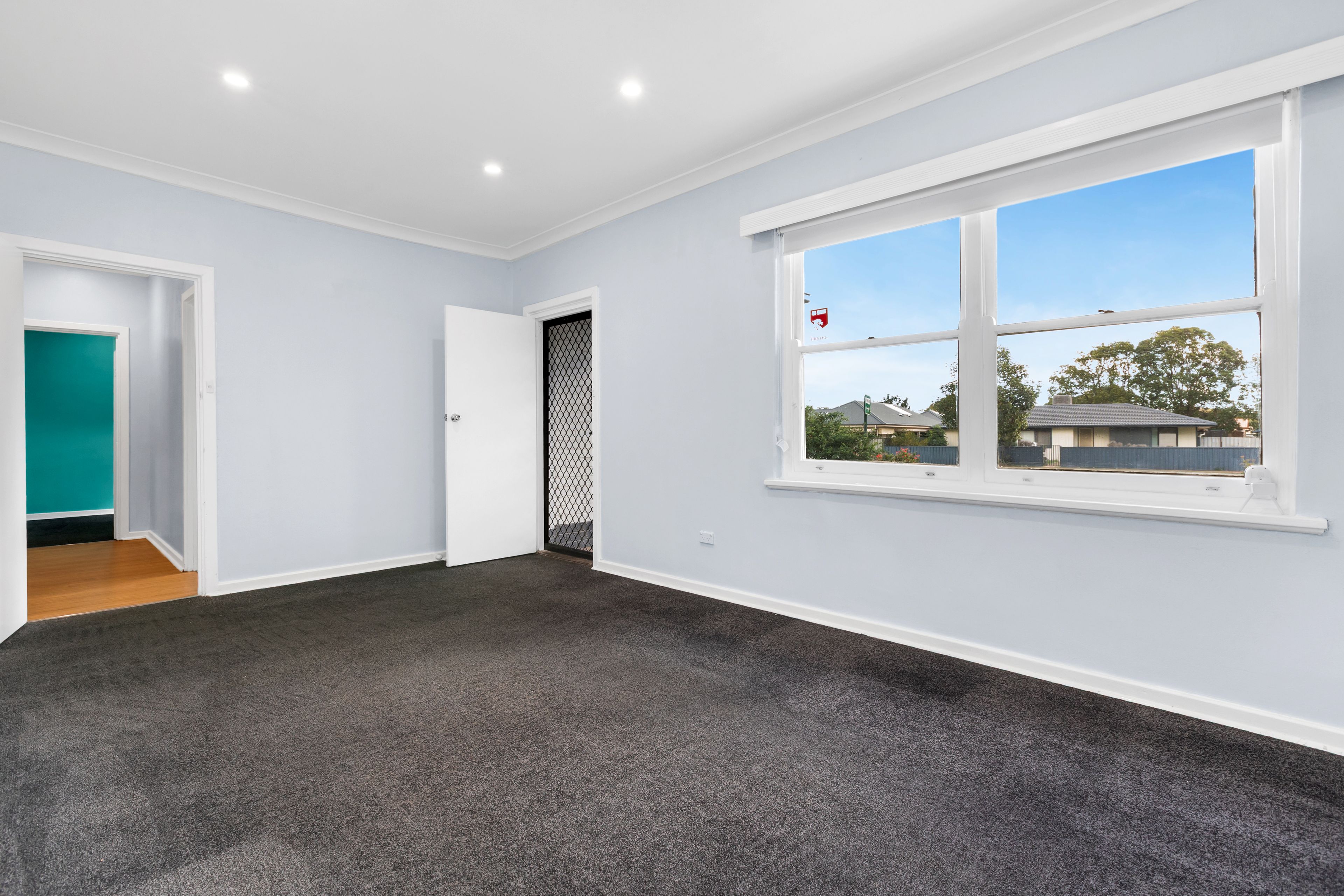 128 Woodford Road — photo 10 of 23