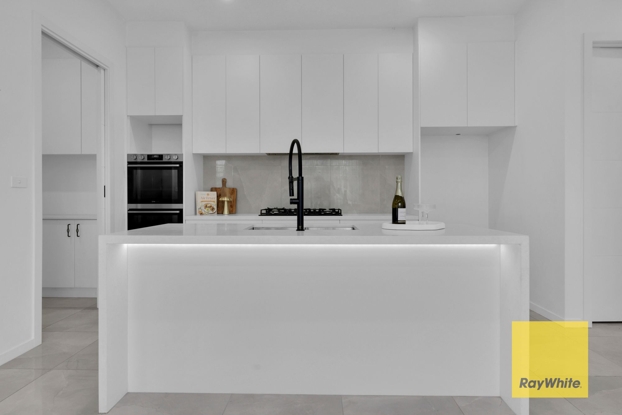 21 Limehouse Avenue — photo 6 of 15