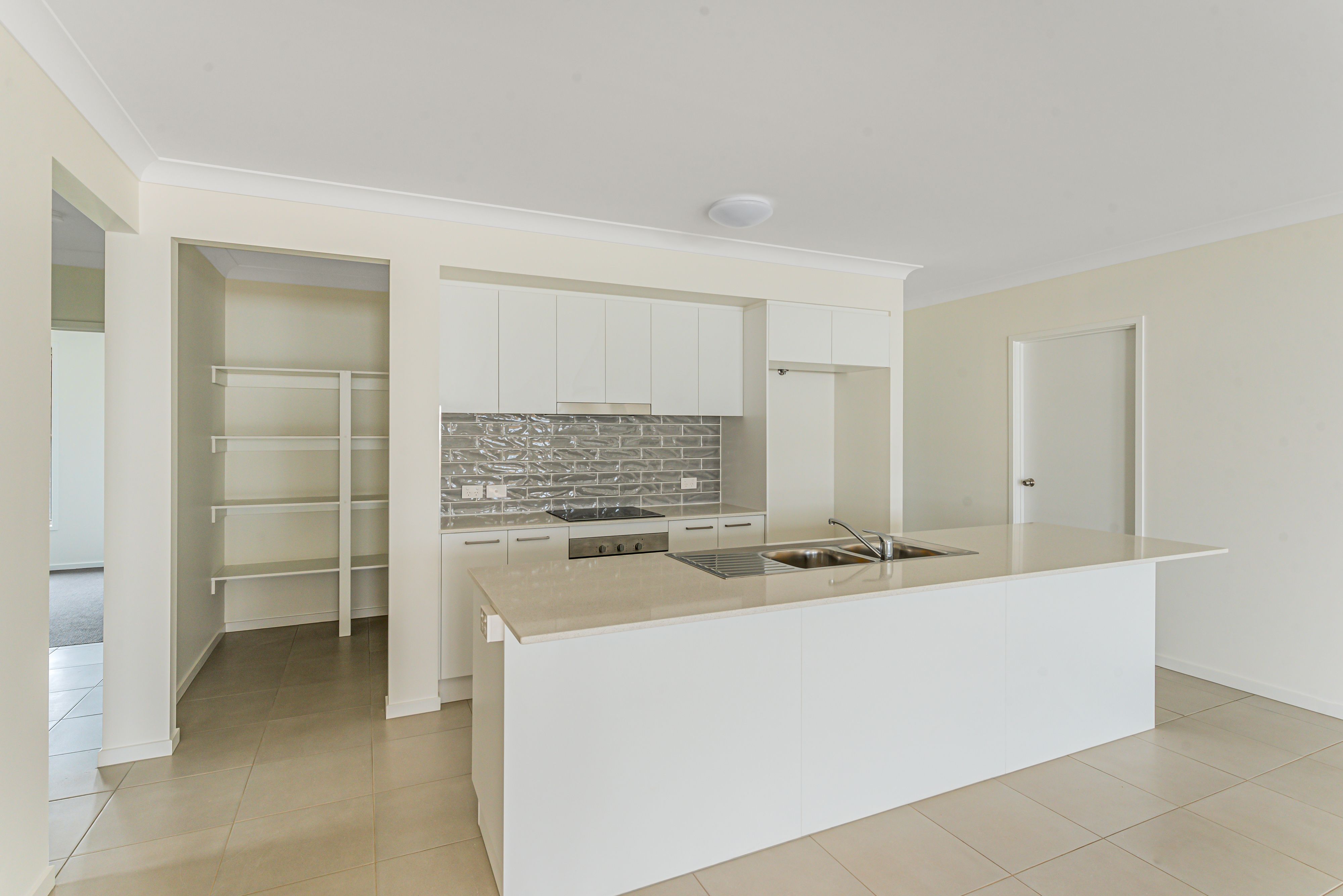 43 Sutherland Street, Gleneagle, QLD 4285